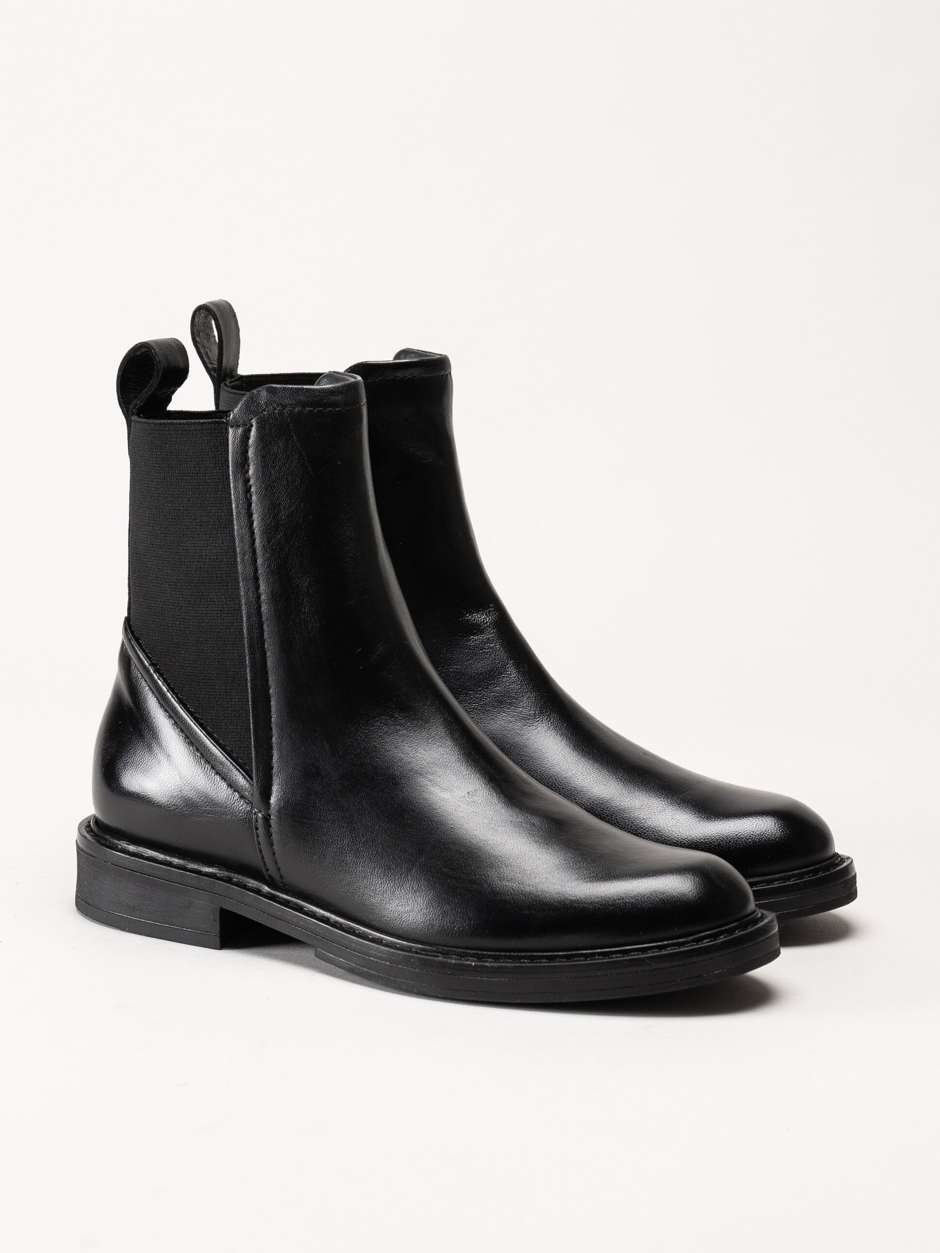 Mjus - Fabia - Svarta chelsea boots i skinn