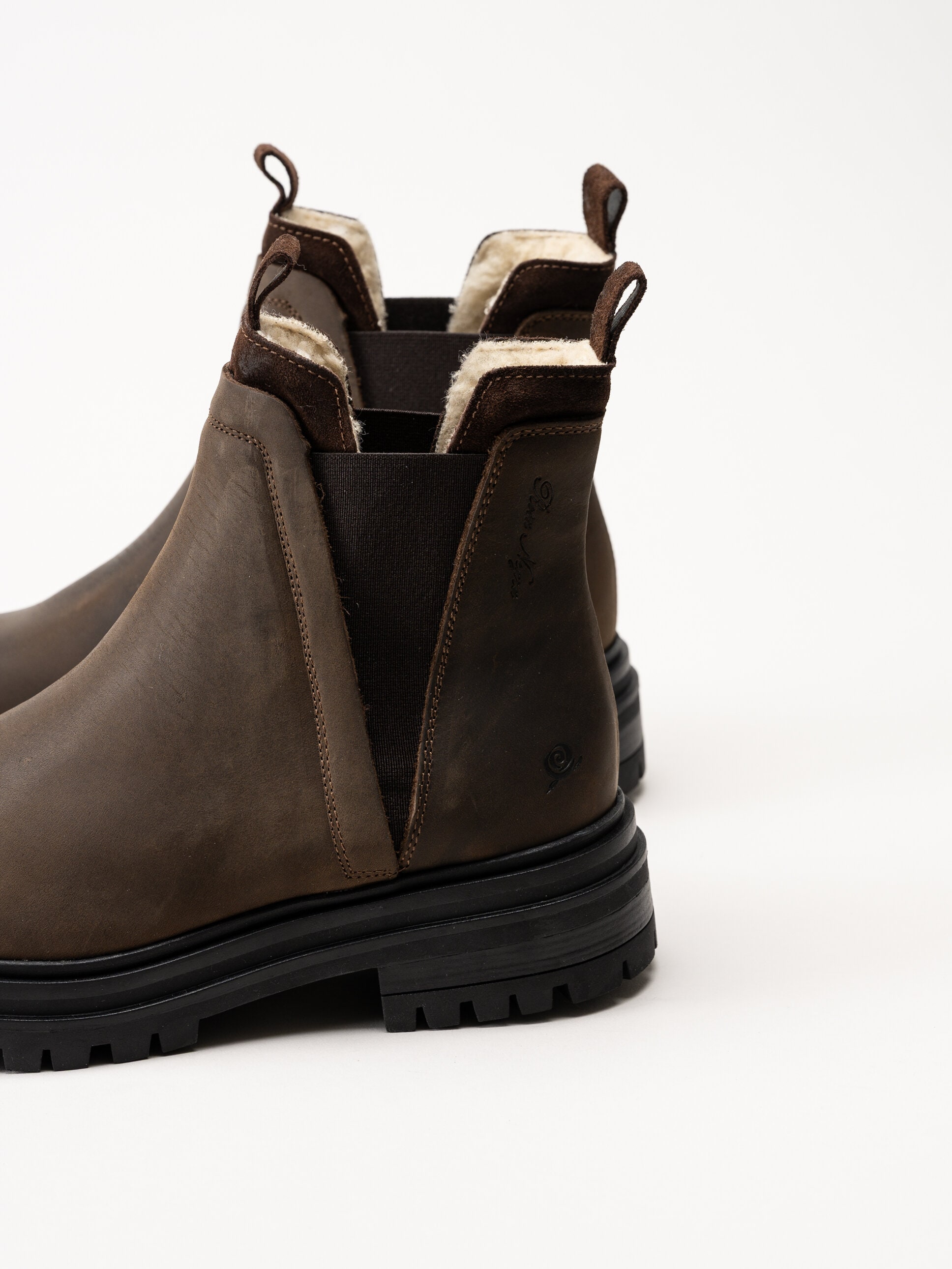 Rosa Negra - Bruna fodrade chelsea boots i oljad nubuck