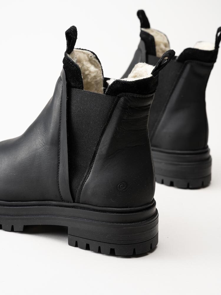 Rosa Negra - Svarta fodrade chelsea boots i oljad nubuck
