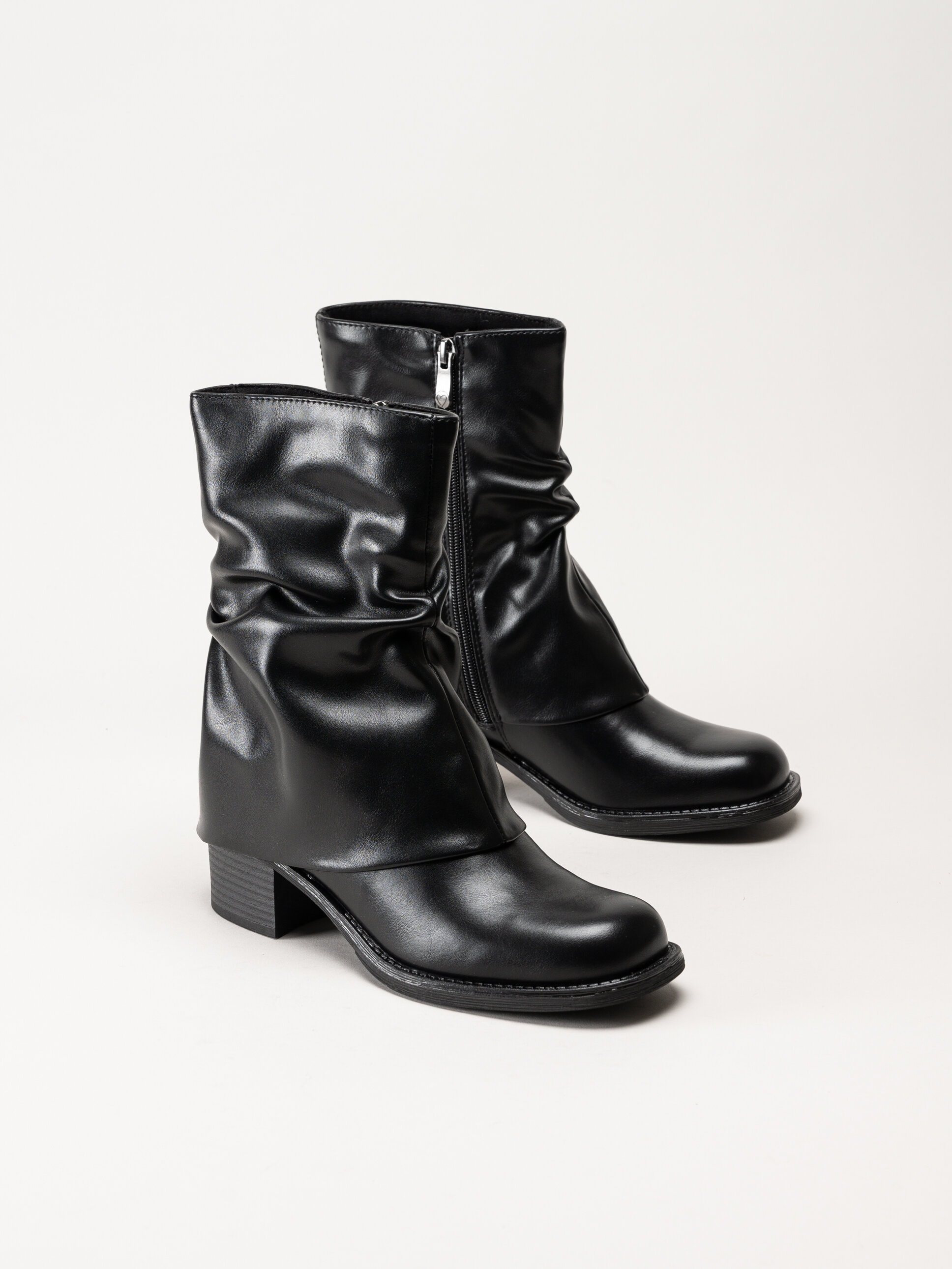 Marco Tozzi - Svarta boots med nedvikt skaft