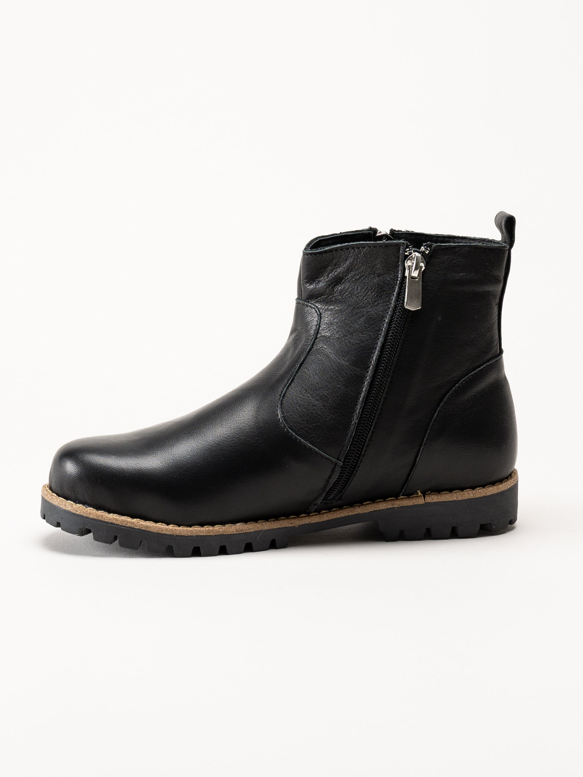 Charlotte of Sweden - Svarta boots i skinn