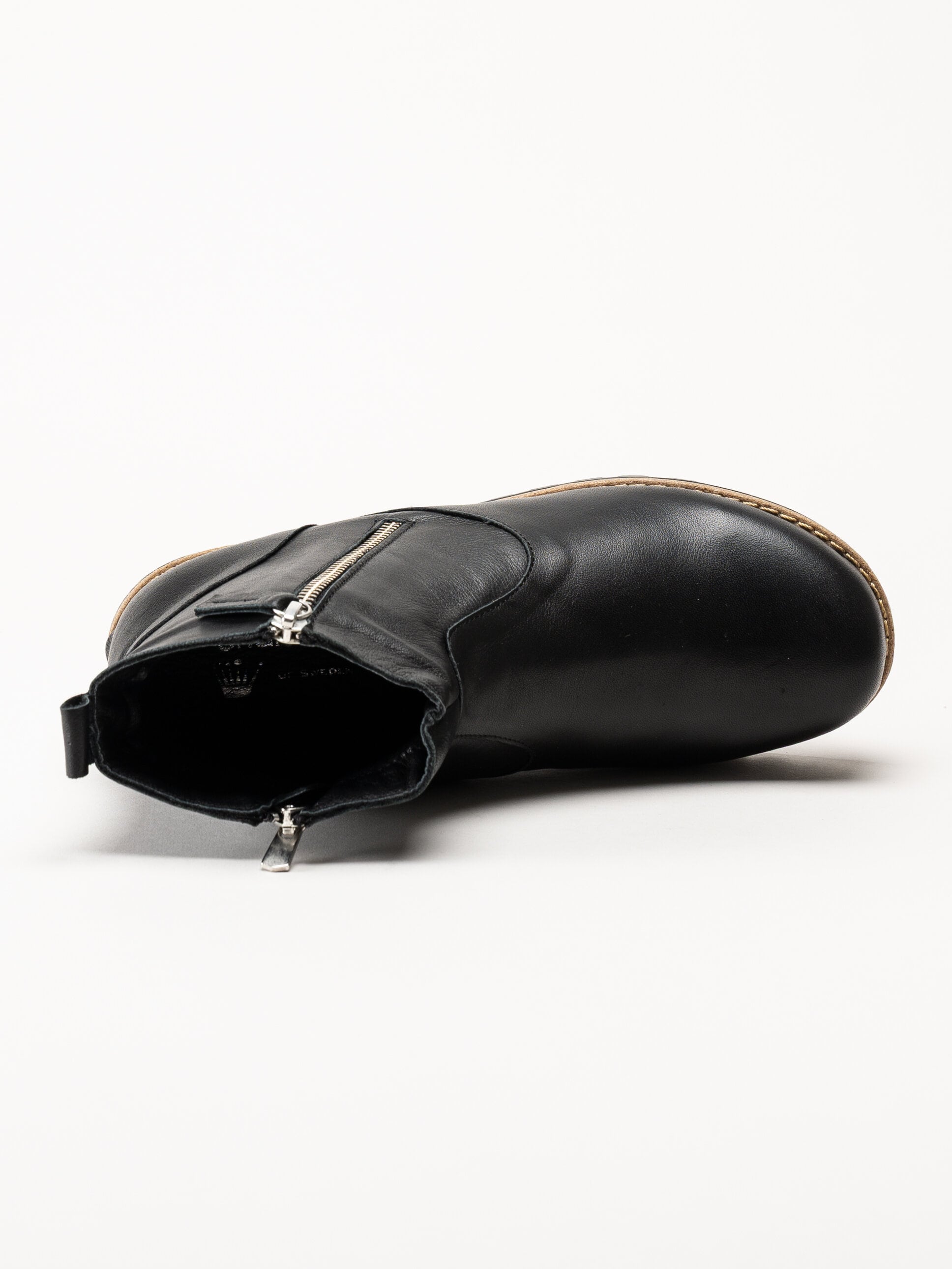 Charlotte of Sweden - Svarta boots i skinn