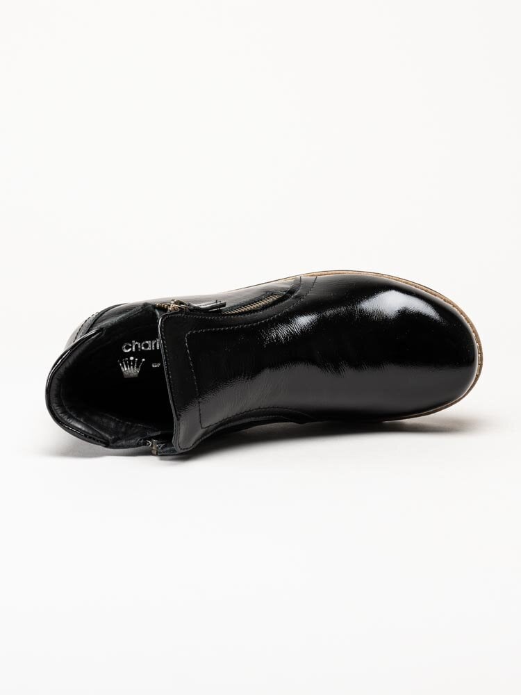 Charlotte of Sweden - Svarta boots i lackskinn