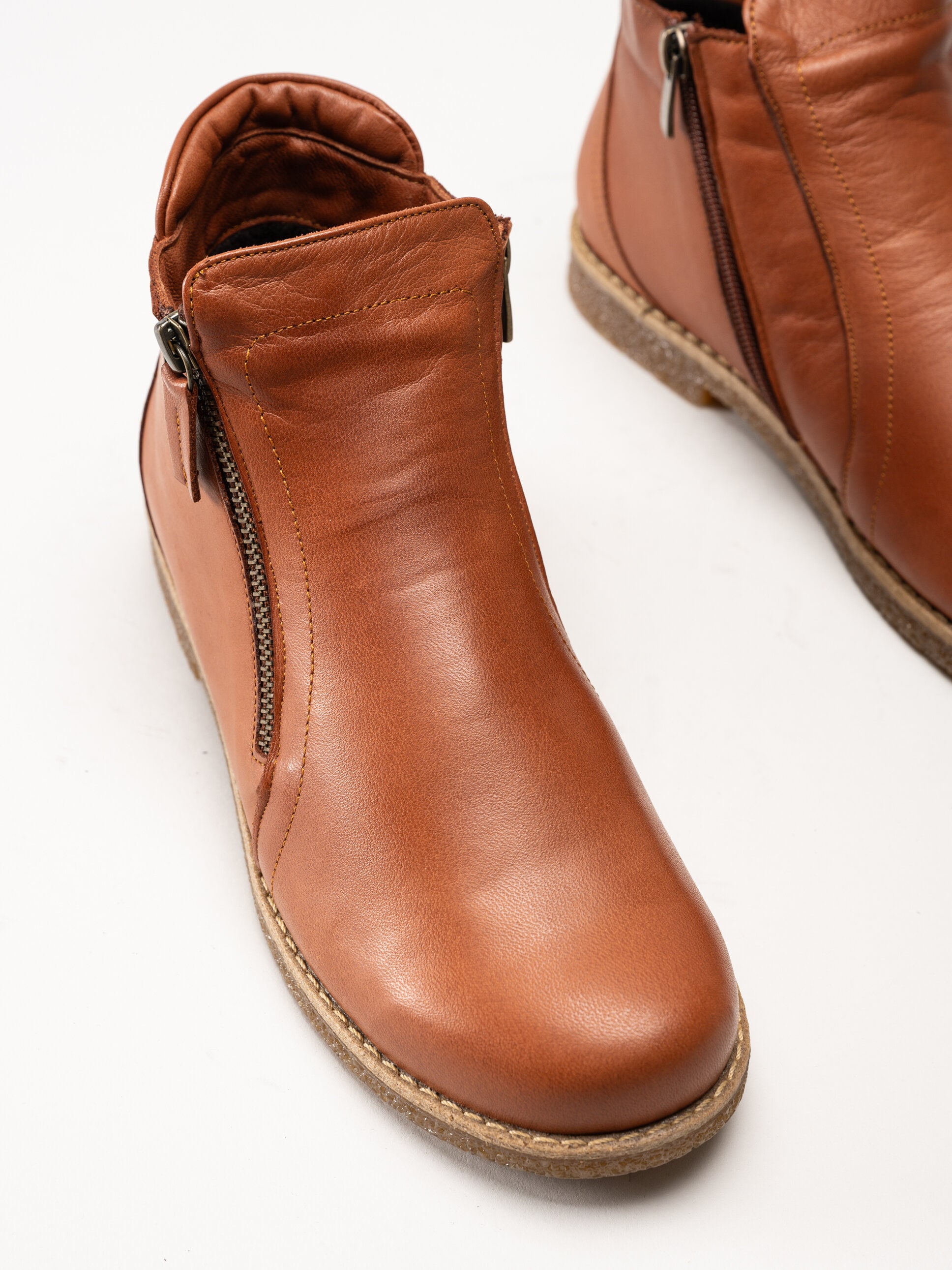 Charlotte of Sweden - Bruna boots i skinn