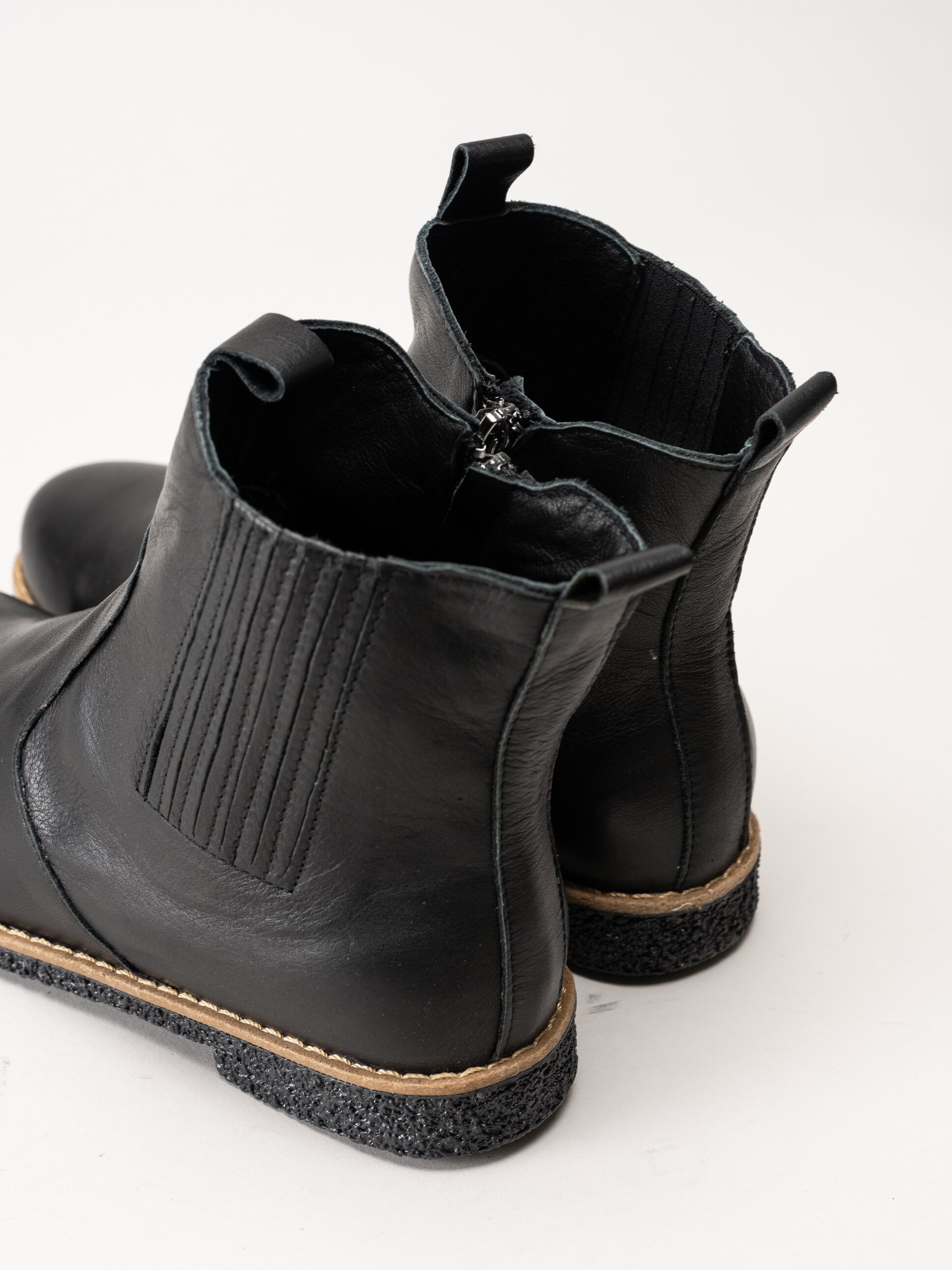 Charlotte of Sweden - Svarta boots i skinn