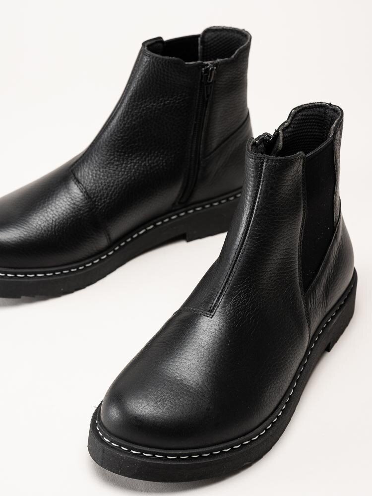 New Feet - Svarta boots i skinn