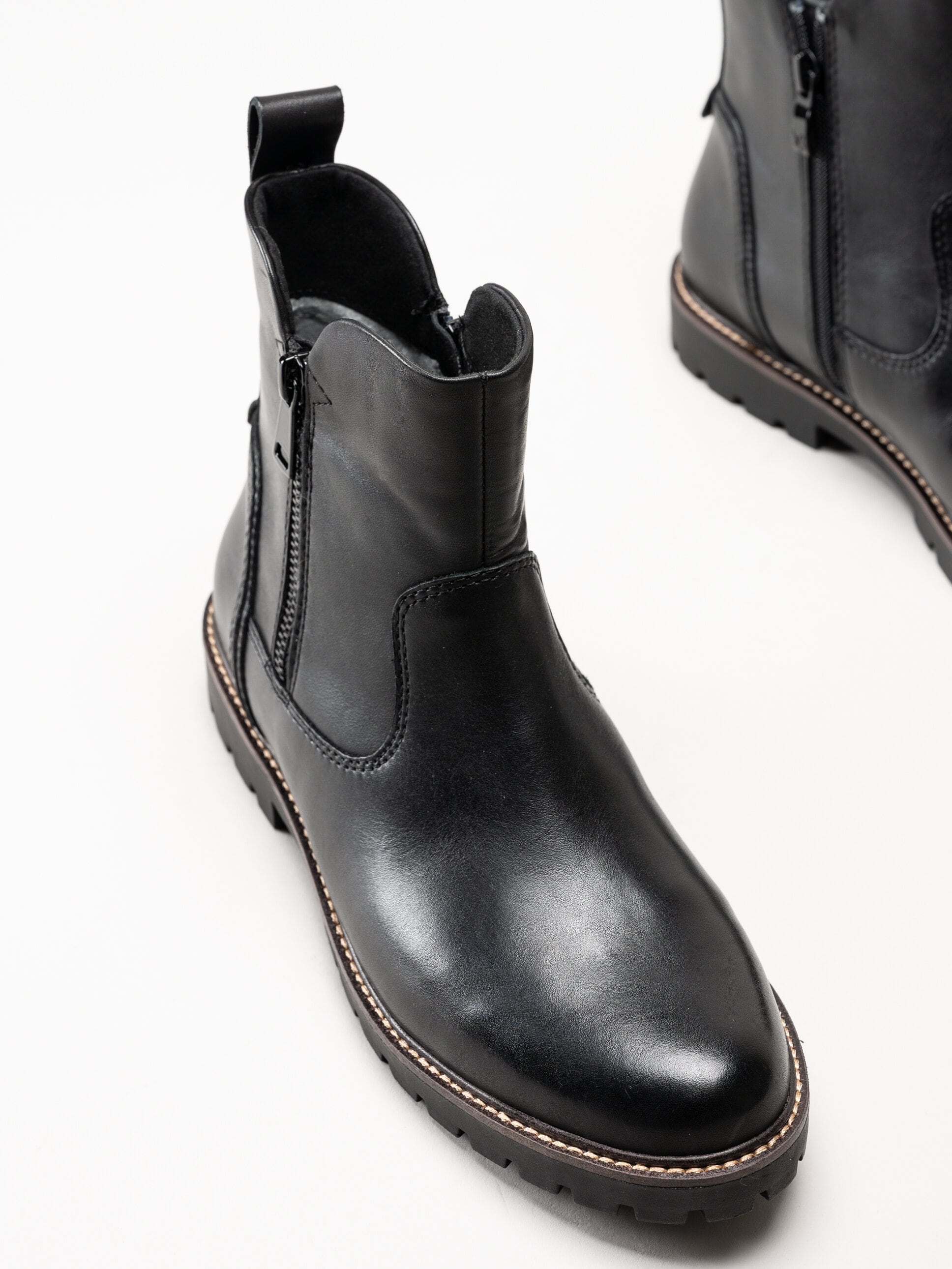 Caprice - Svarta varmfodrade boots i skinn