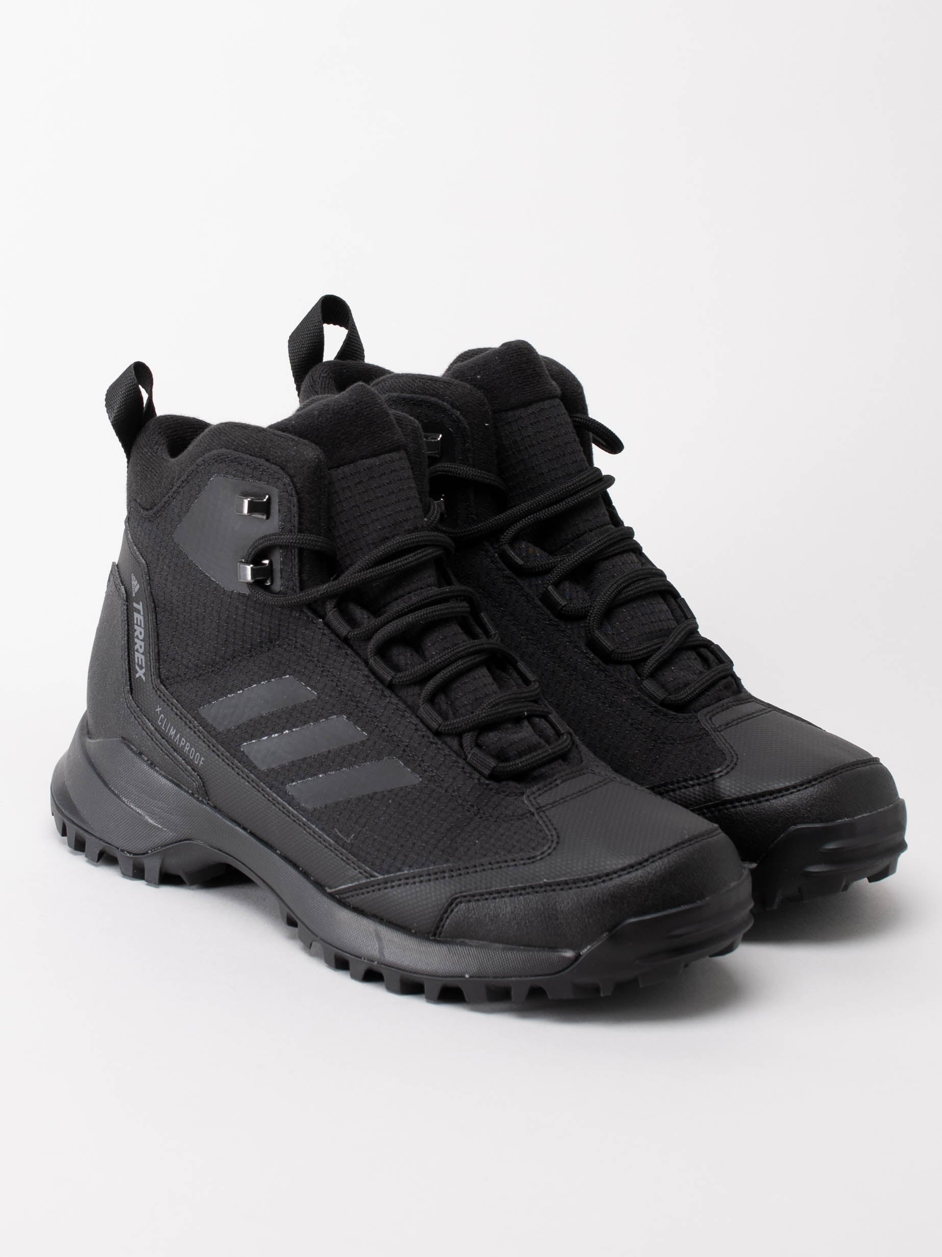 12203003 Adidas Terrex Frozetrack Mid Core Black Svarta promenadskor med grov sula-3