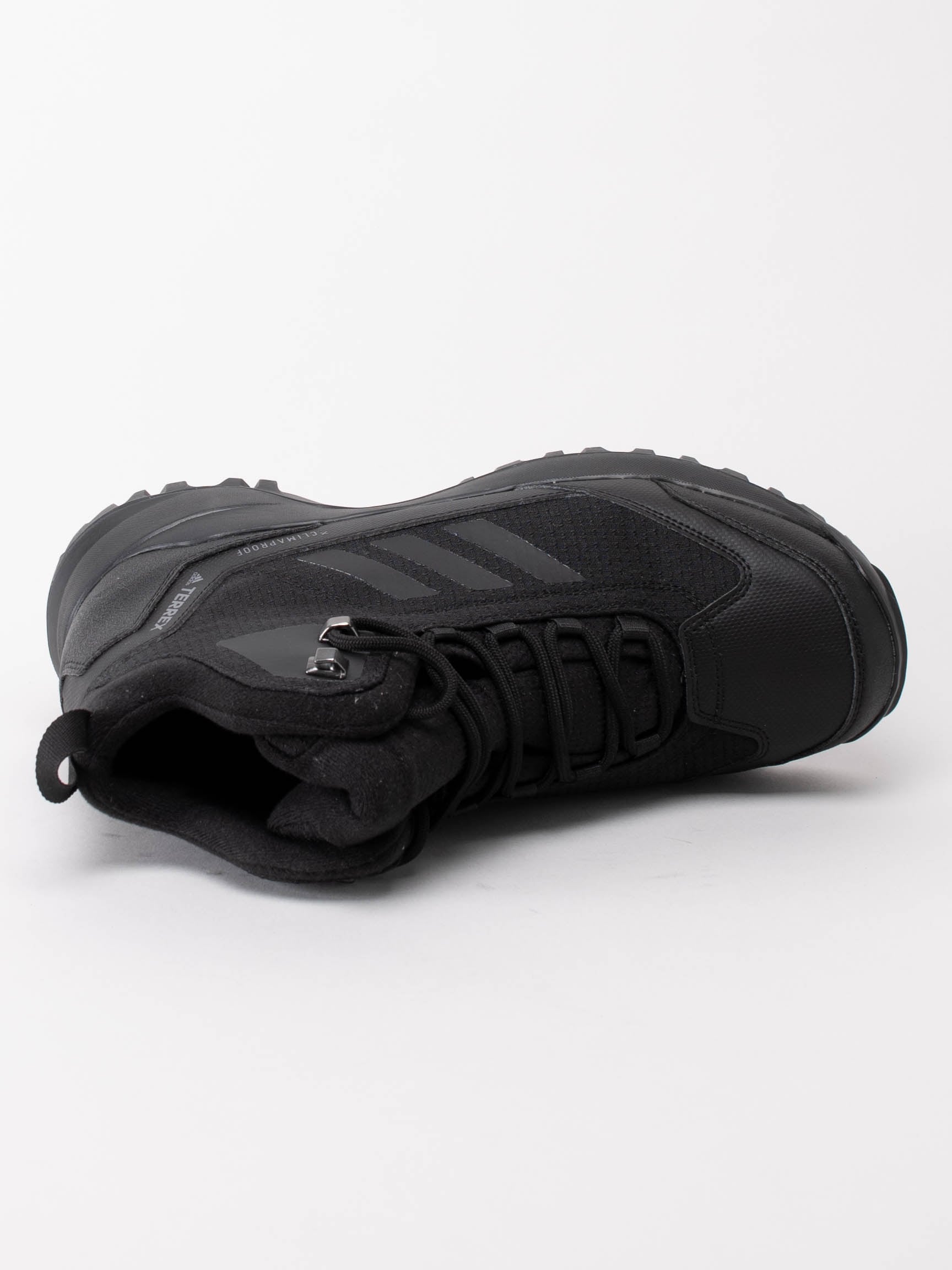 12203003 Adidas Terrex Frozetrack Mid Core Black Svarta promenadskor med grov sula-4