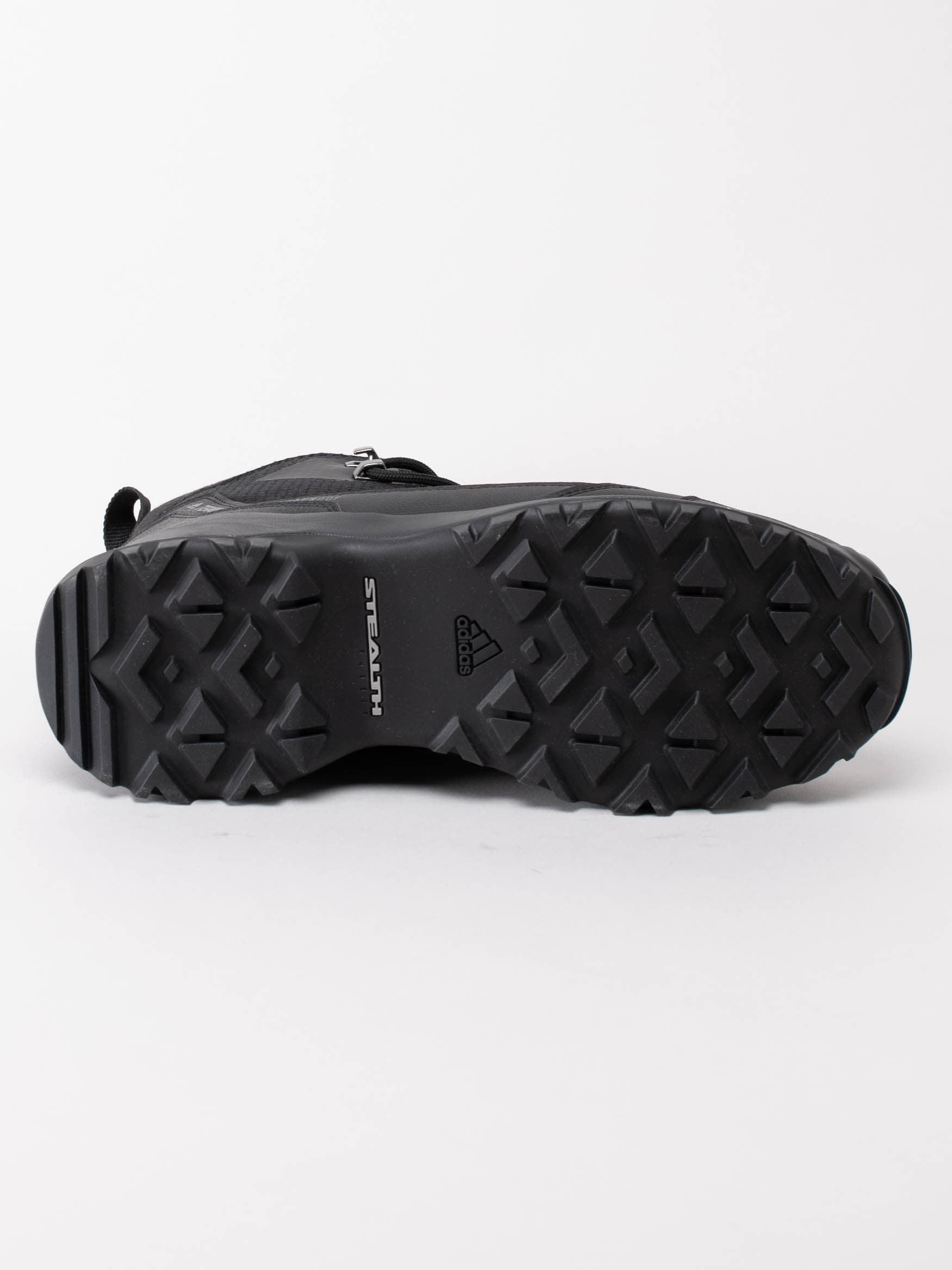 12203003 Adidas Terrex Frozetrack Mid Core Black Svarta promenadskor med grov sula-5