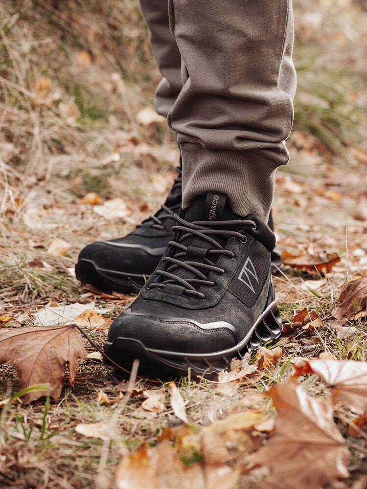 Igi & Co - Svarta låga kängor med gore-tex