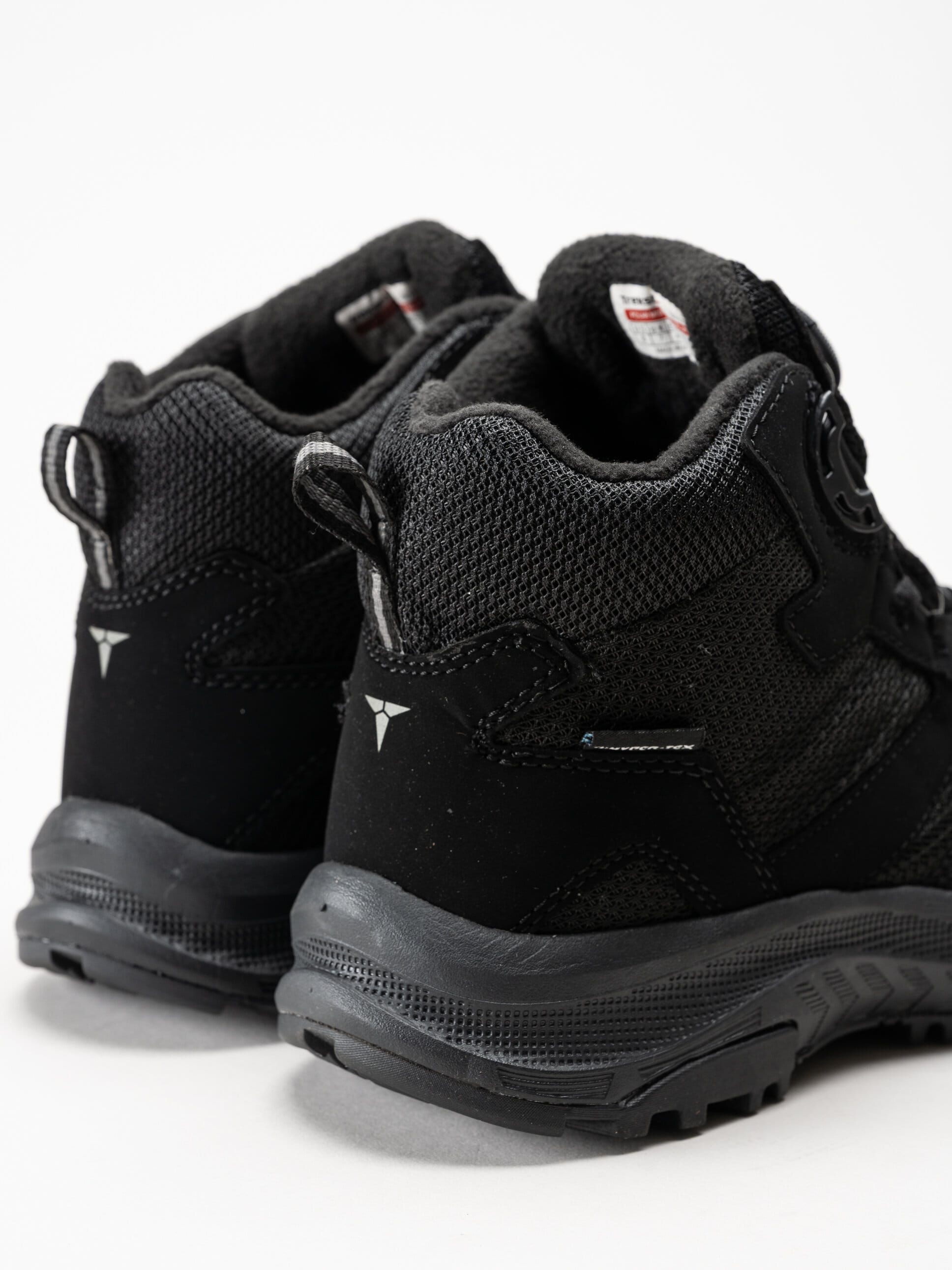Treksta - Polar Mid Htx - Svarta fodrade kängor