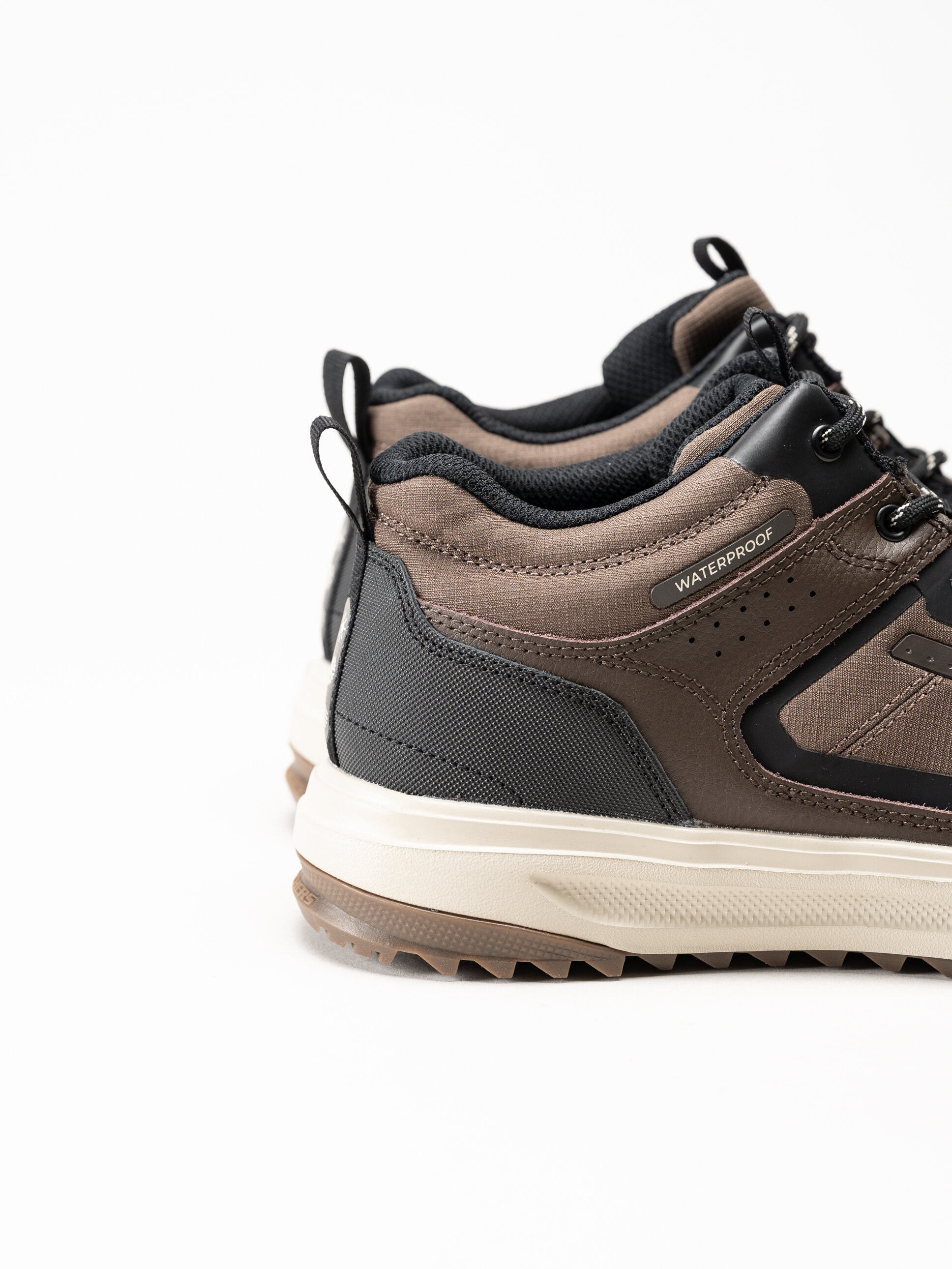 Skechers - Urban Street Hiker - Bruna vattentäta promenadskor