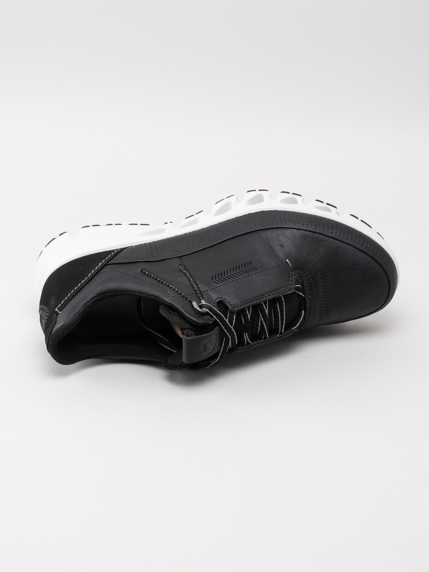13193019 Ecco Omni-Vent GTX 880124-01001 svarta sneakers-5