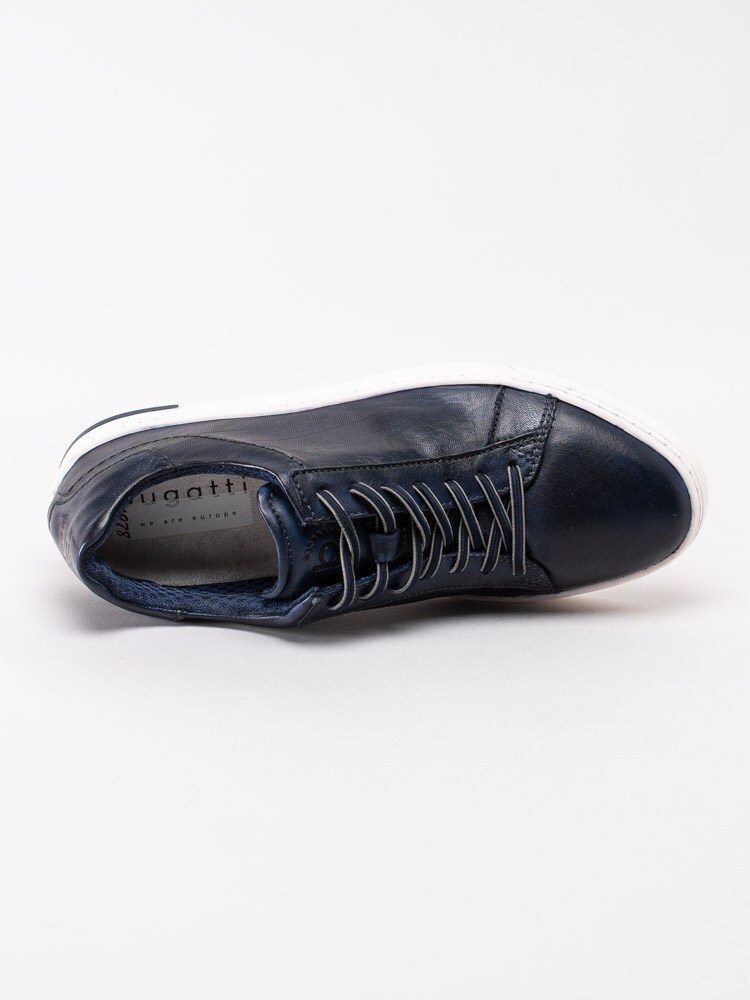 13201004 Bugatti 321-91801-4100 Mörkblå sneakers i skinn med elastisk snörning-4