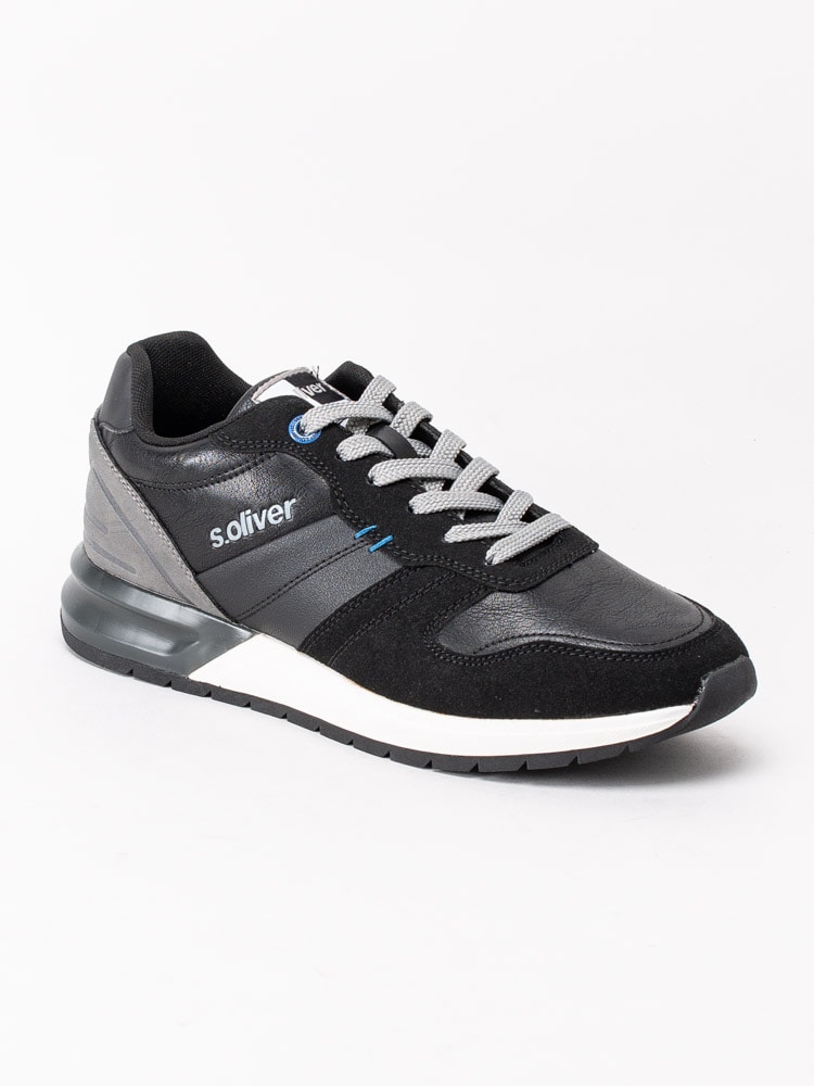 13203042 S.Oliver 5-13606-25-098 Black combi Svarta sneakers med gråa detaljer-1