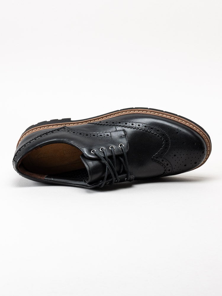 Clarks - Batcombe Wing - Svarta snörskor med brogues