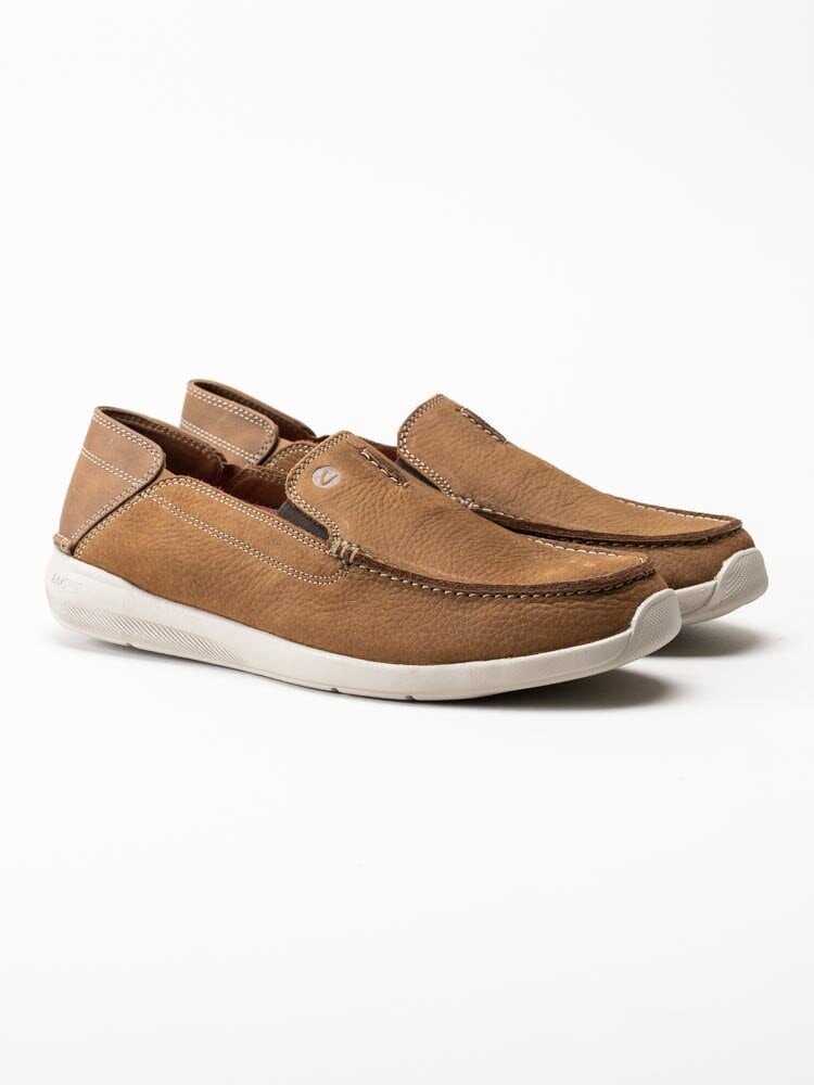 Clarks - Gorwin Step - Ljusbruna slip on promenadskor