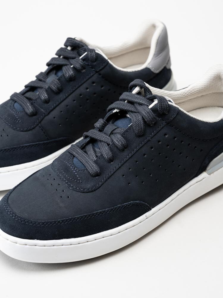 Clarks - Courtlite Tor - Mörkblå sneakers i nubuck