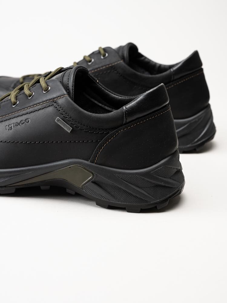 Igi & Co - Uomo Sting GTX - Svarta grova promenadskor med Gore-Tex