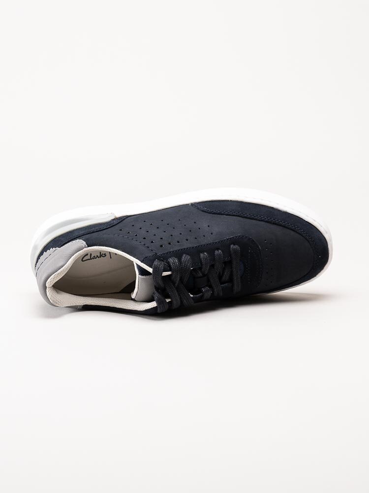 Clarks - Courtlite Tor - Marinblå sneakers i nubuck