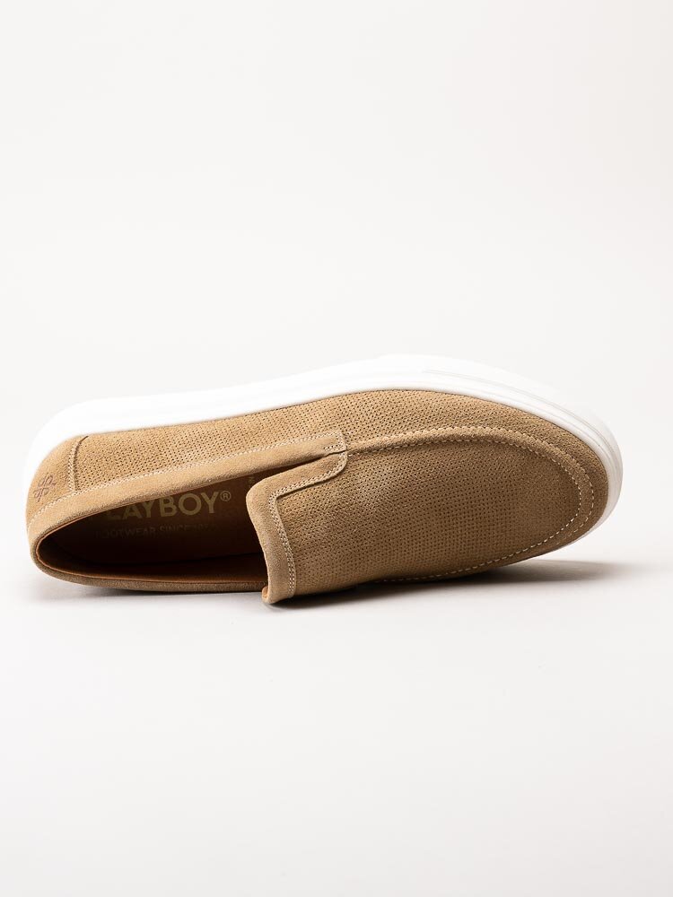 Playboy Footwear - Karl - Beige slip on skor i mocka