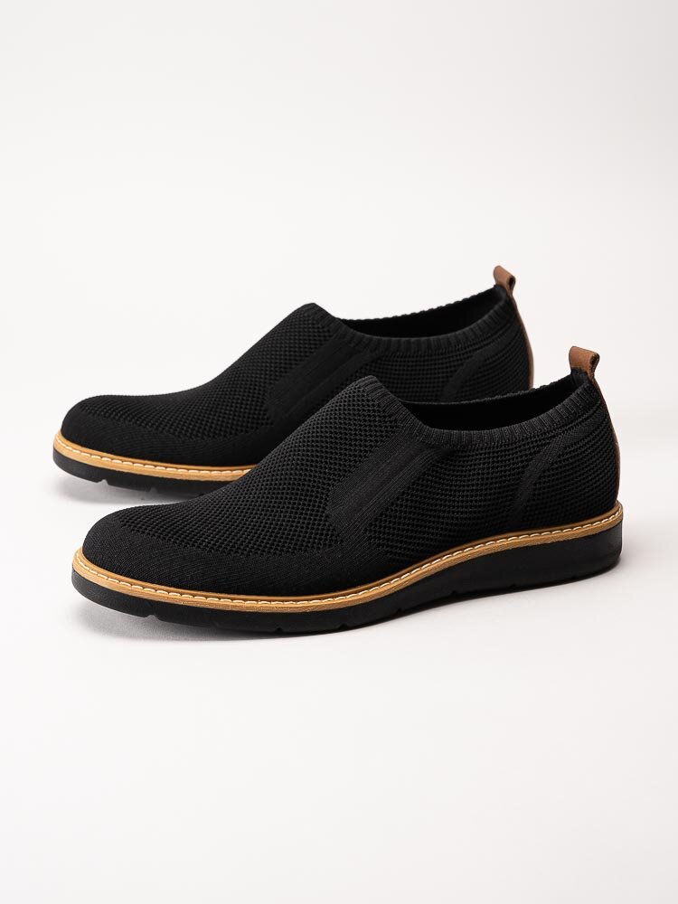 Igi & Co - Svarta slip on skor i textil