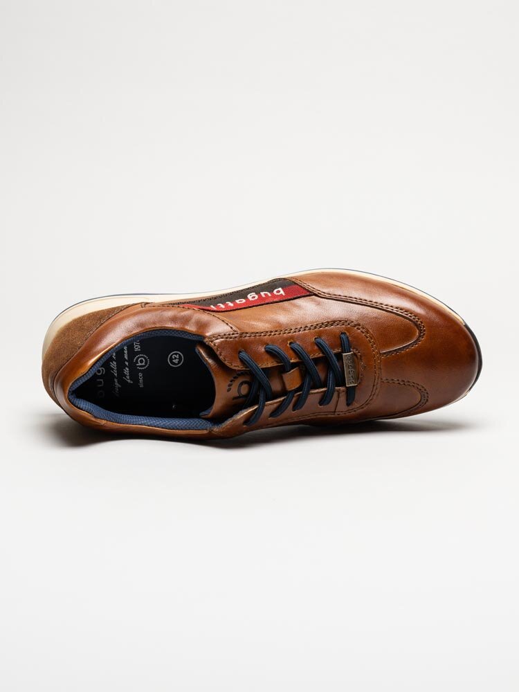 Bugatti - Ljusbruna dressade sneakers i skinn