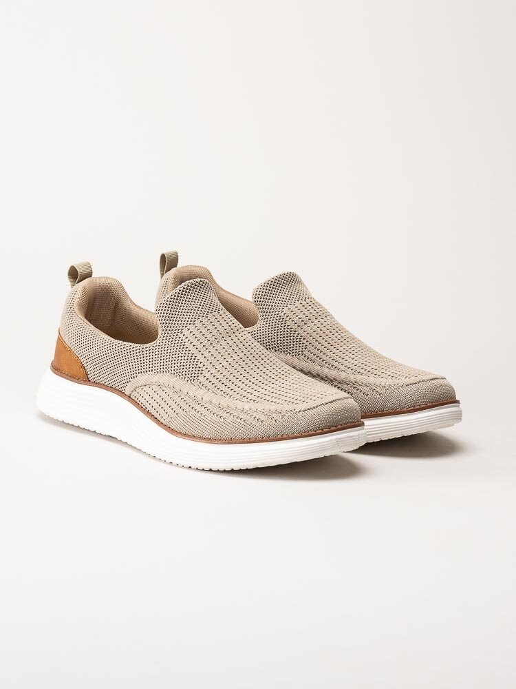 CC Resorts - Beige slip on skor i textil