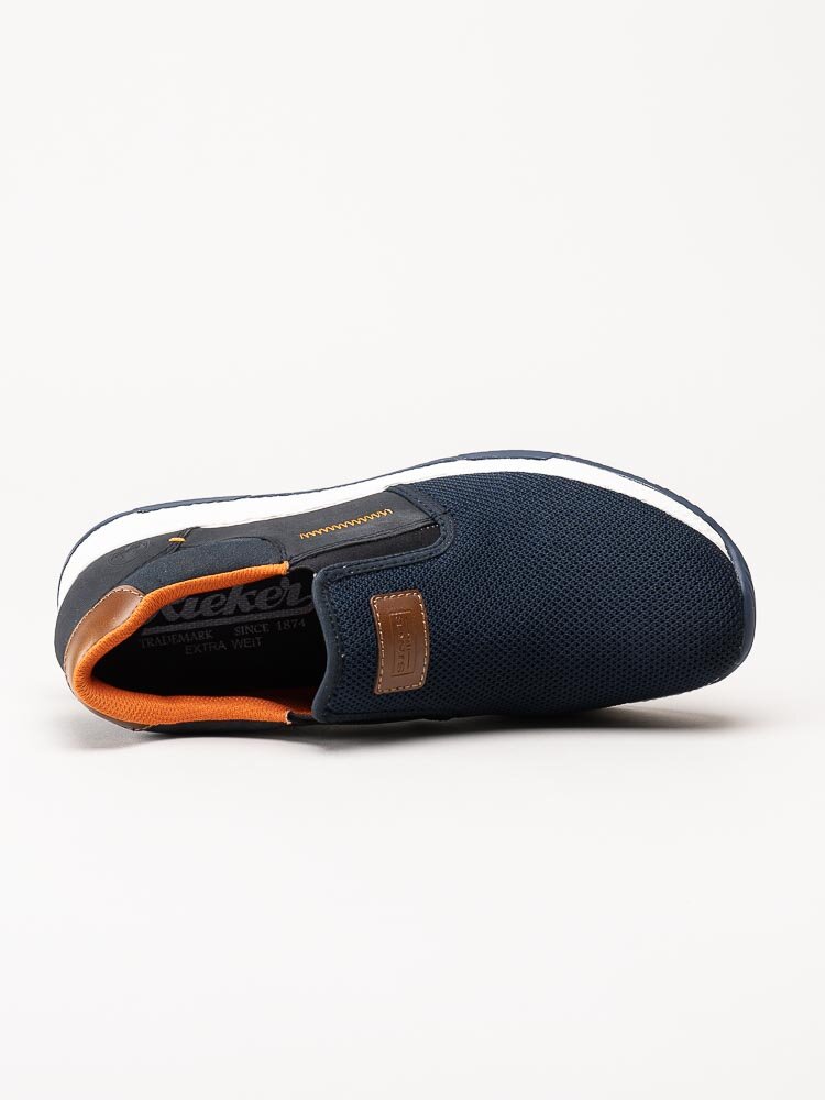 Rieker - Mörkblå slip on skor i stickad mesh