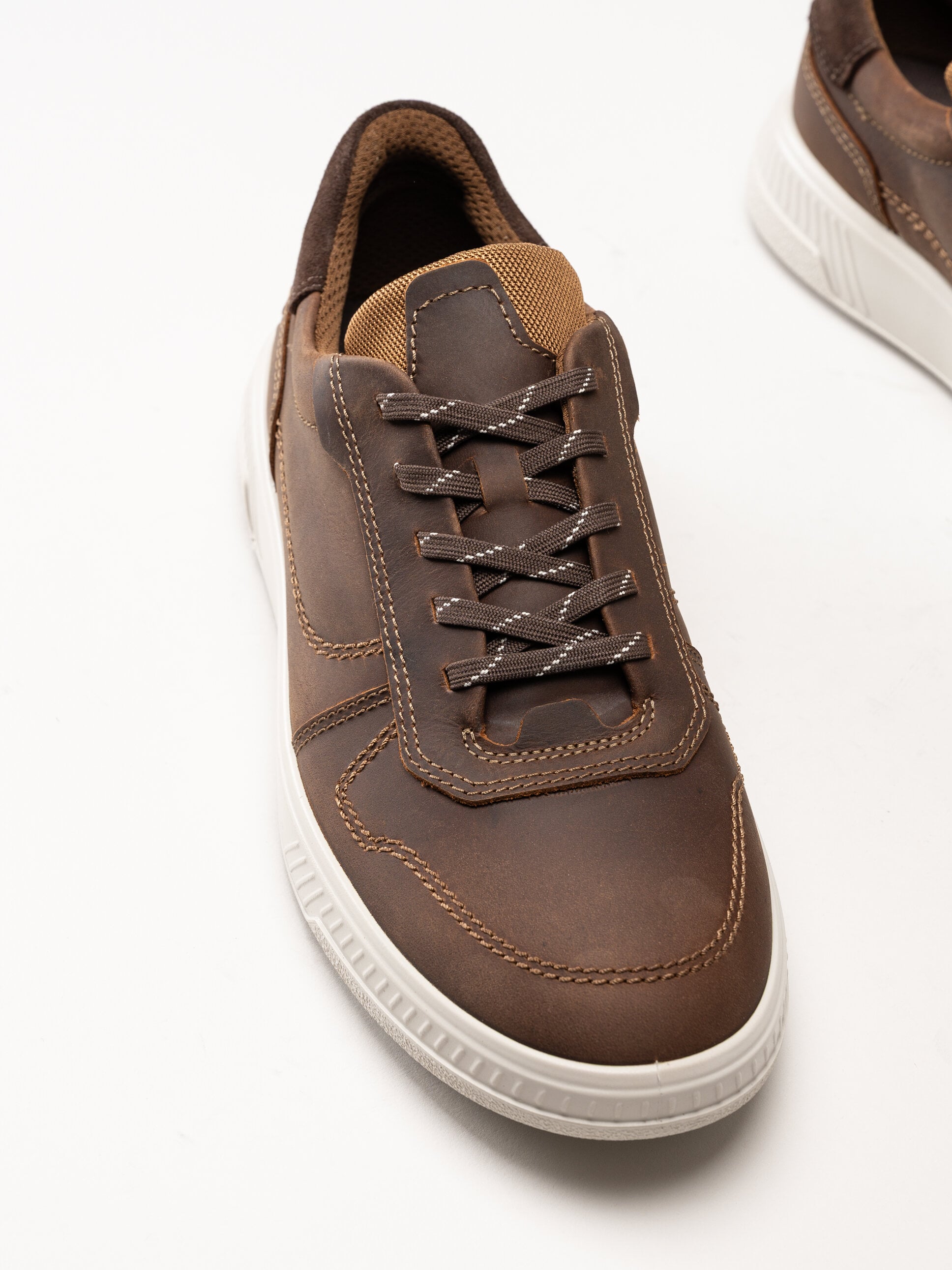 Ecco - Metro Move Sneaker - Bruna sneakers i oljad nubuck