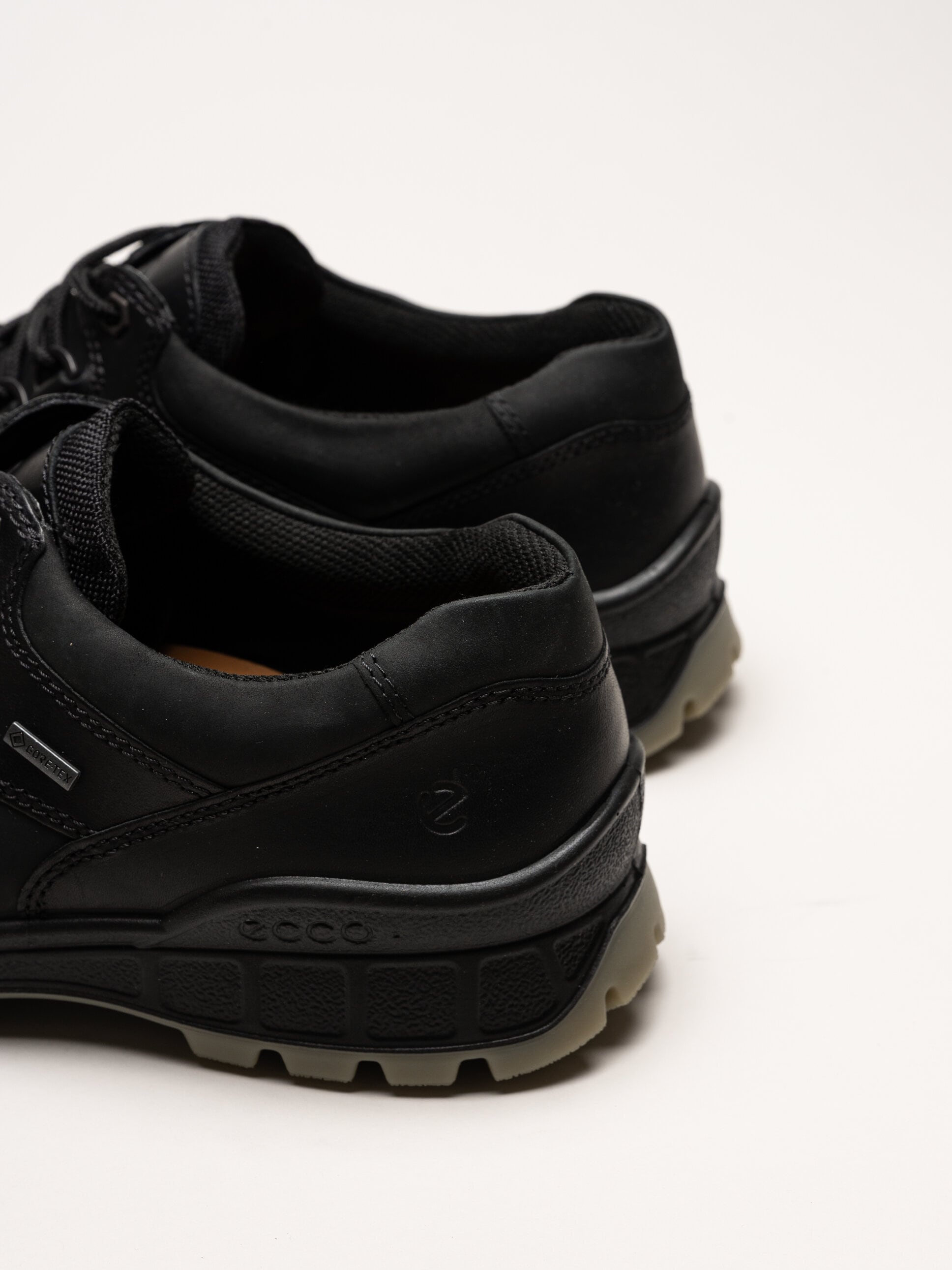 Ecco - Rugged Track 25 low Gtx - Svarta promenadskor med Gore-Tex