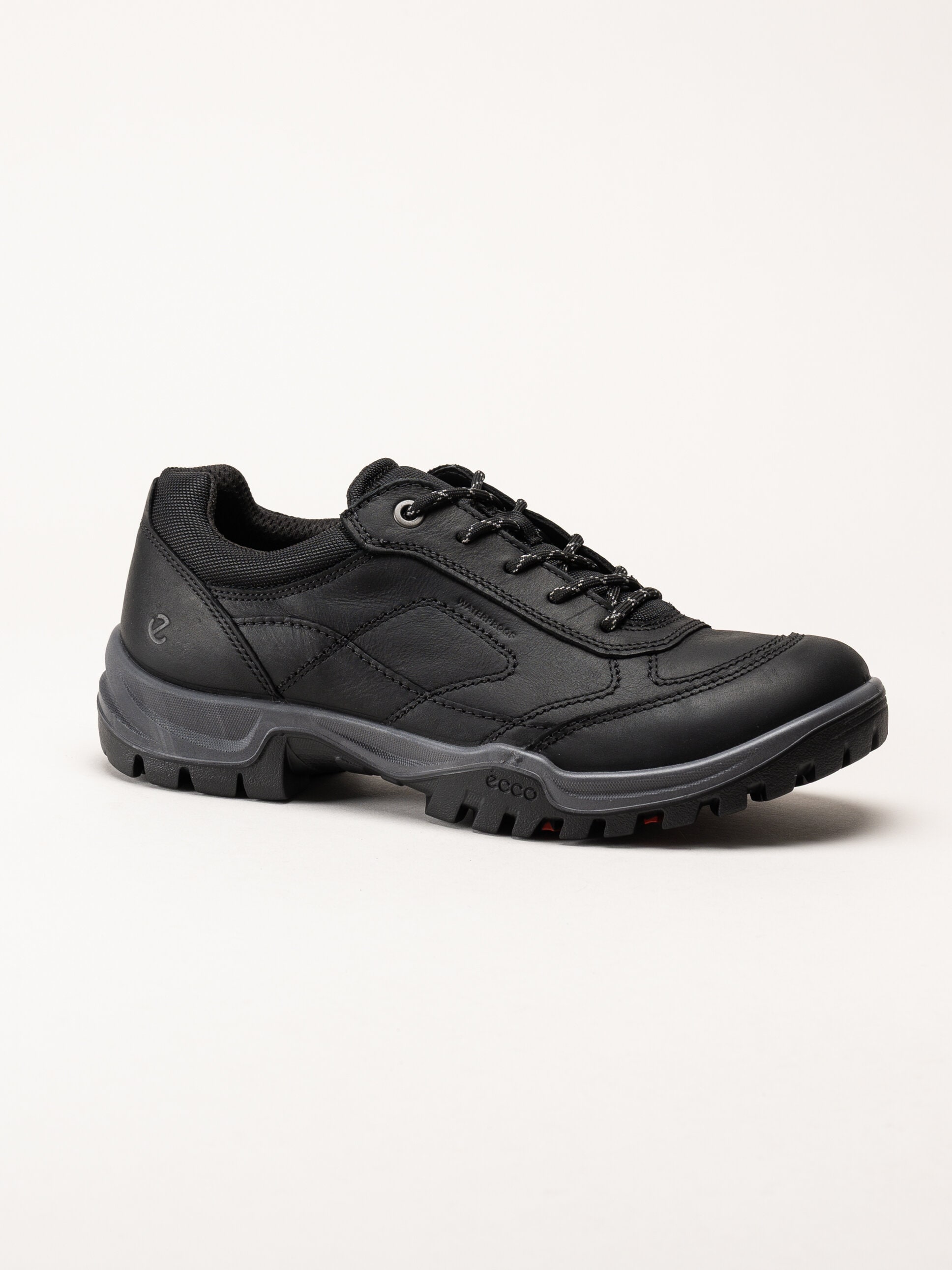 Ecco - Xpedition WP - Svarta promenadskor i oljad nubuck