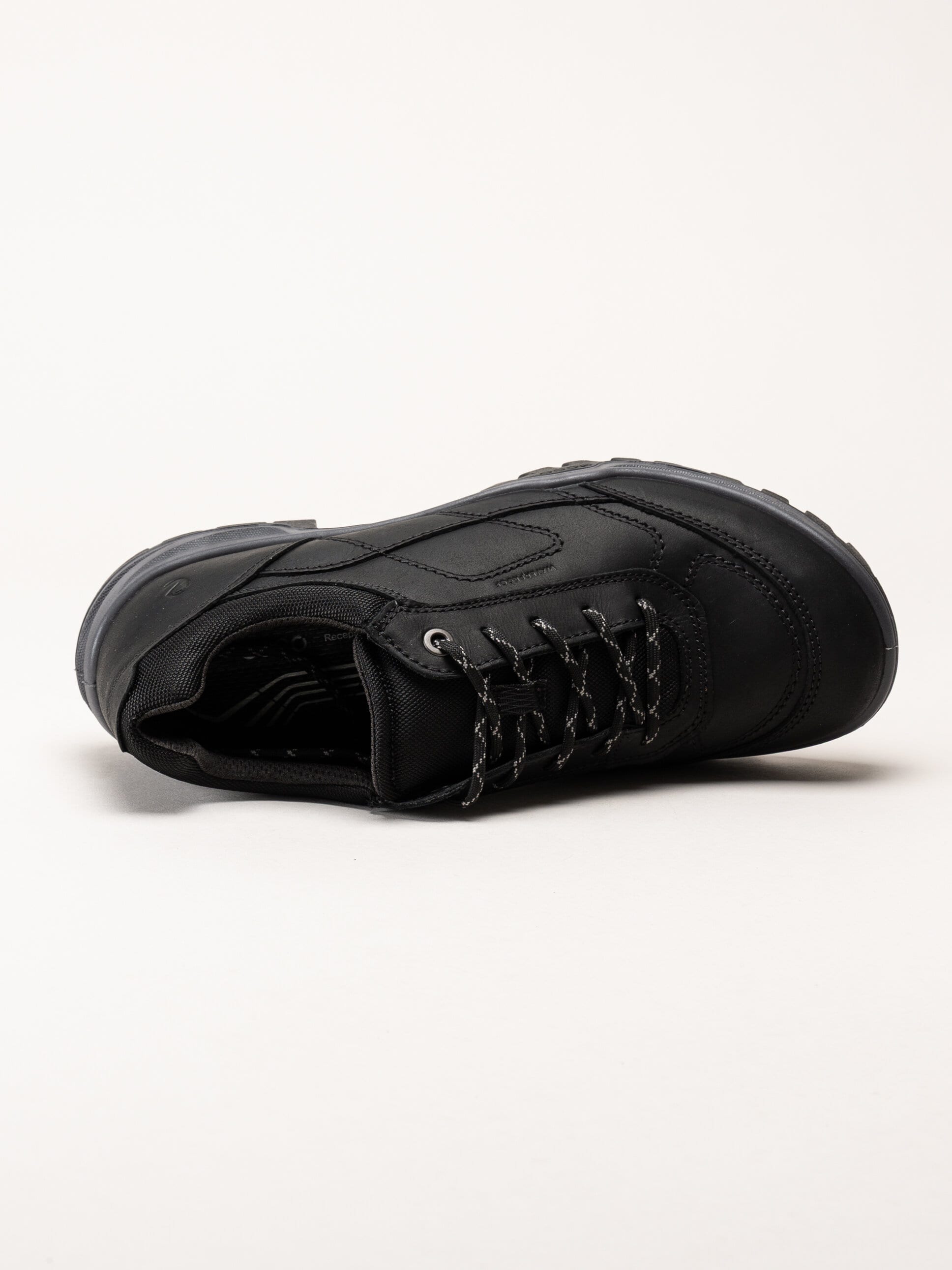 Ecco - Xpedition WP - Svarta promenadskor i oljad nubuck