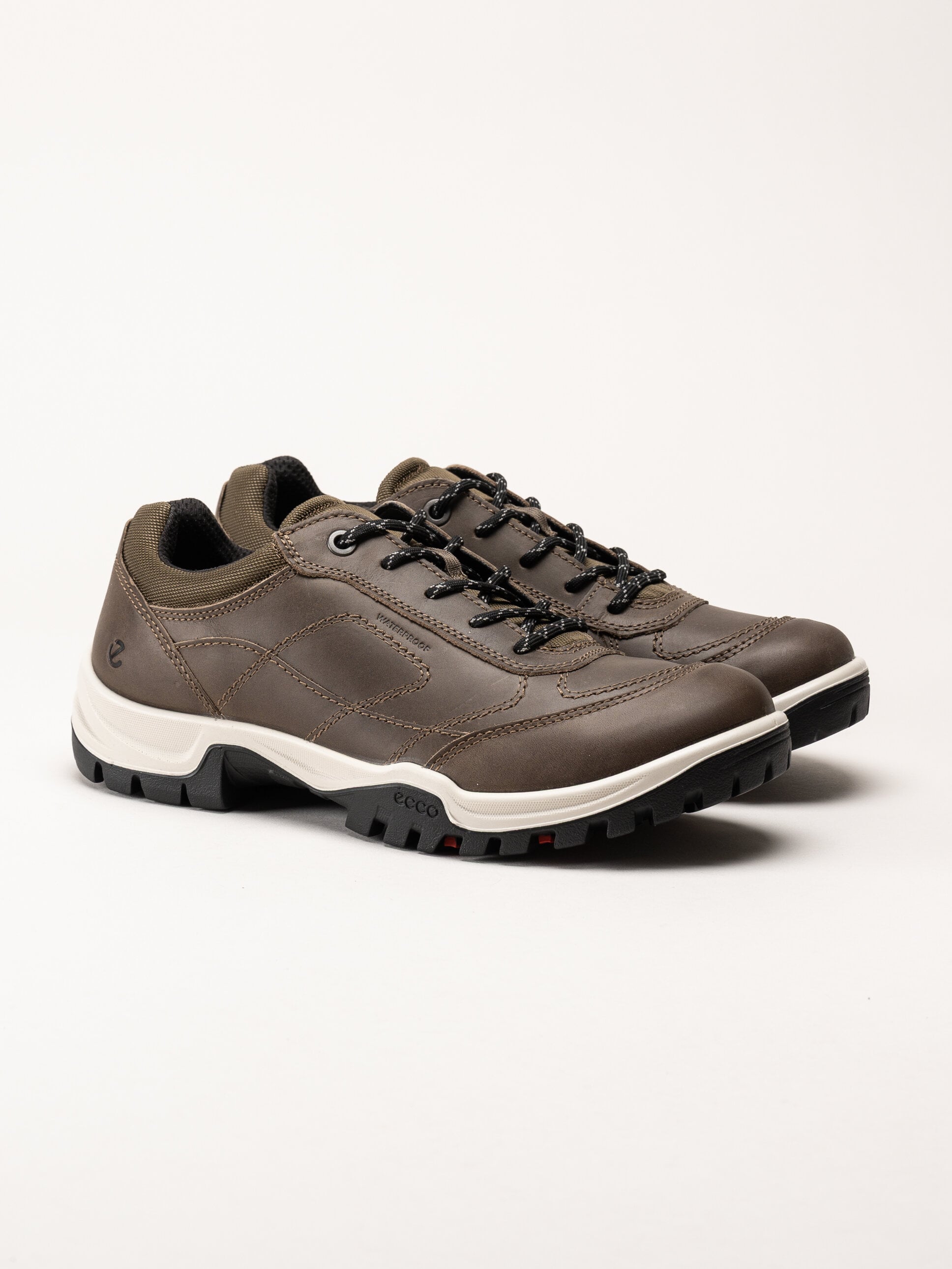 Ecco - Xpedition WP - Bruna promenadskor i oljad nubuck