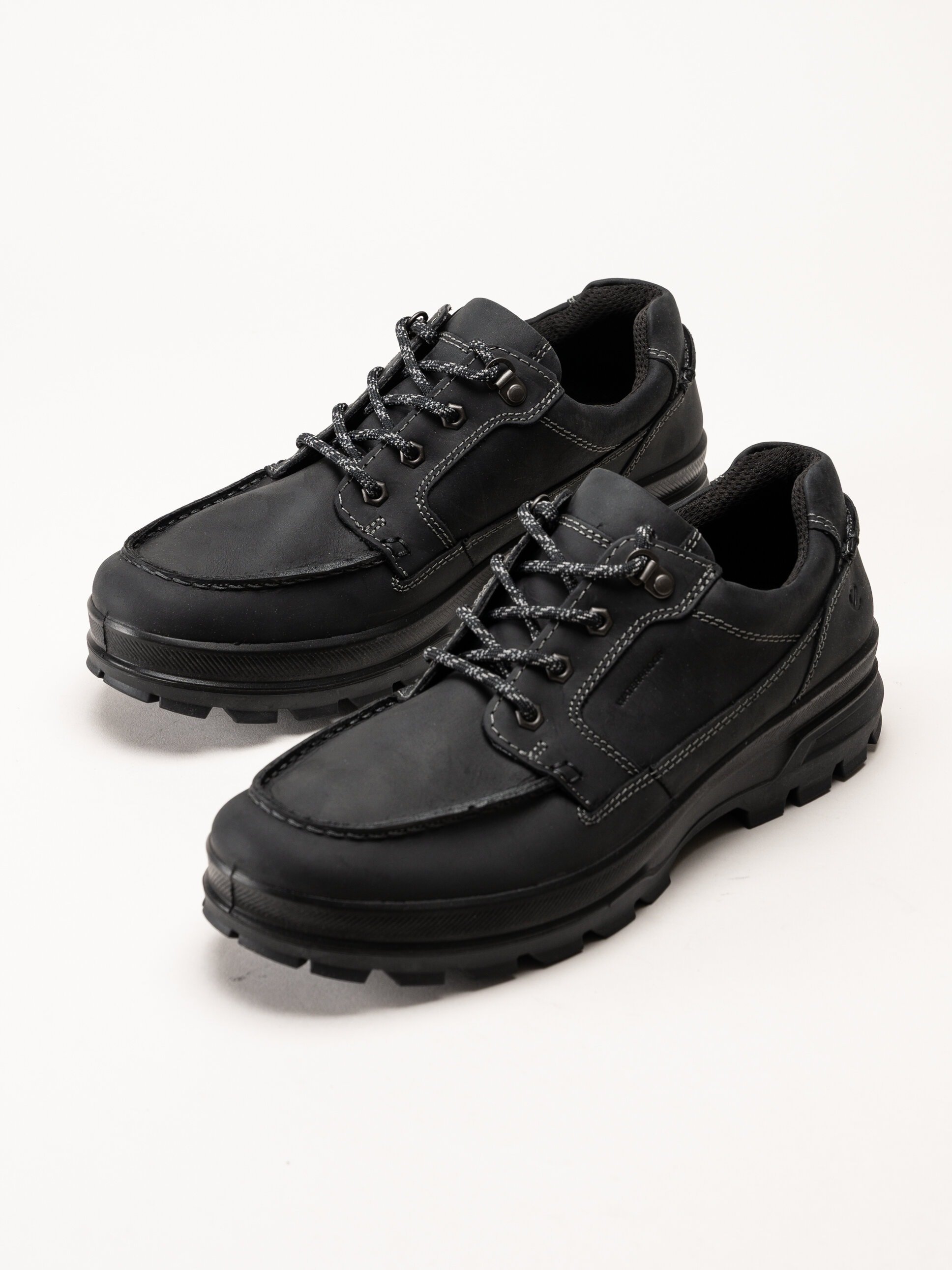Ecco - Rugged Track WP - Svarta waterproof snörskor i oljat skinn