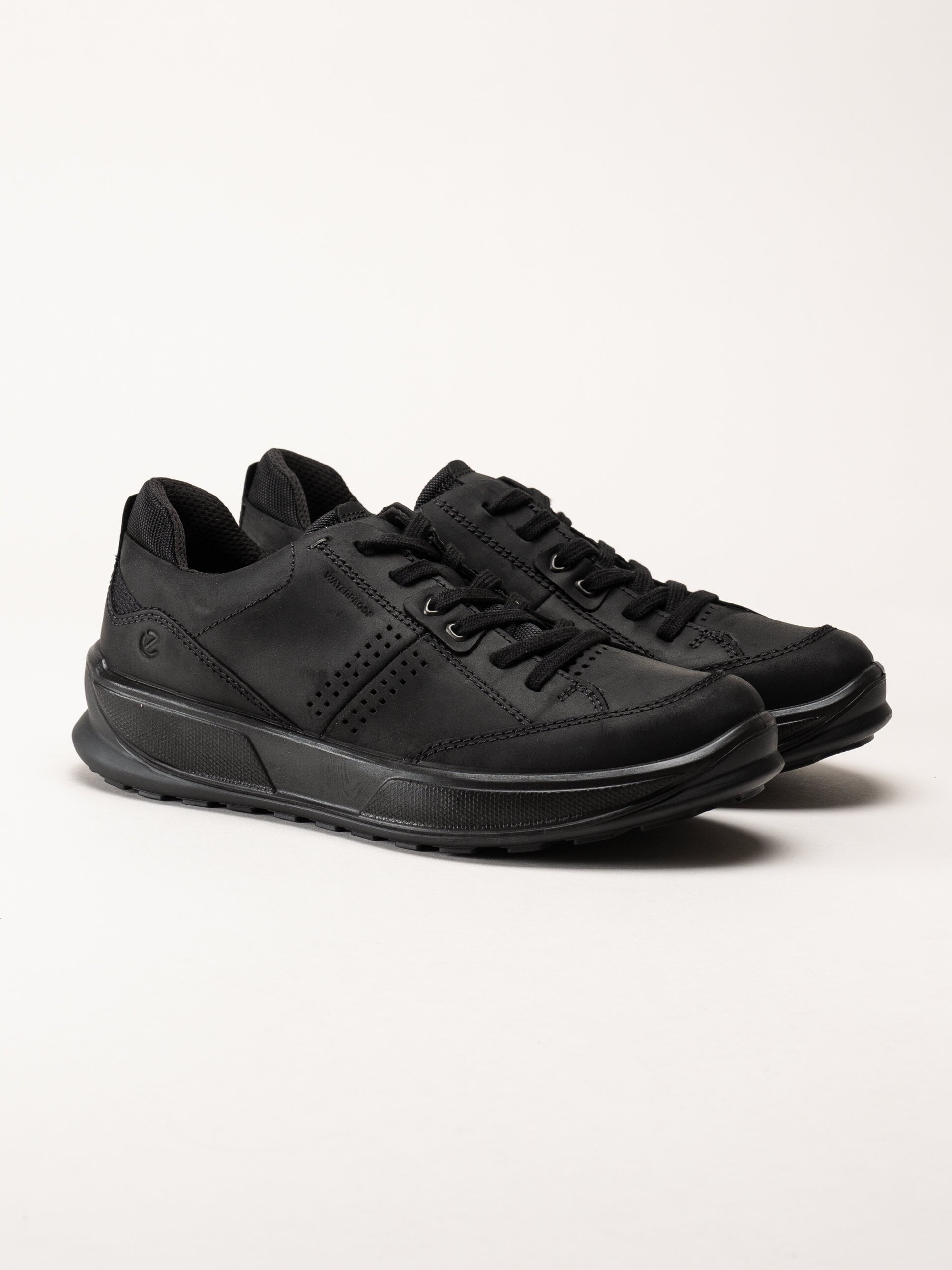 Ecco - Byway 2.0 Shoe WP - Svarta promenadskor i oljat skinn