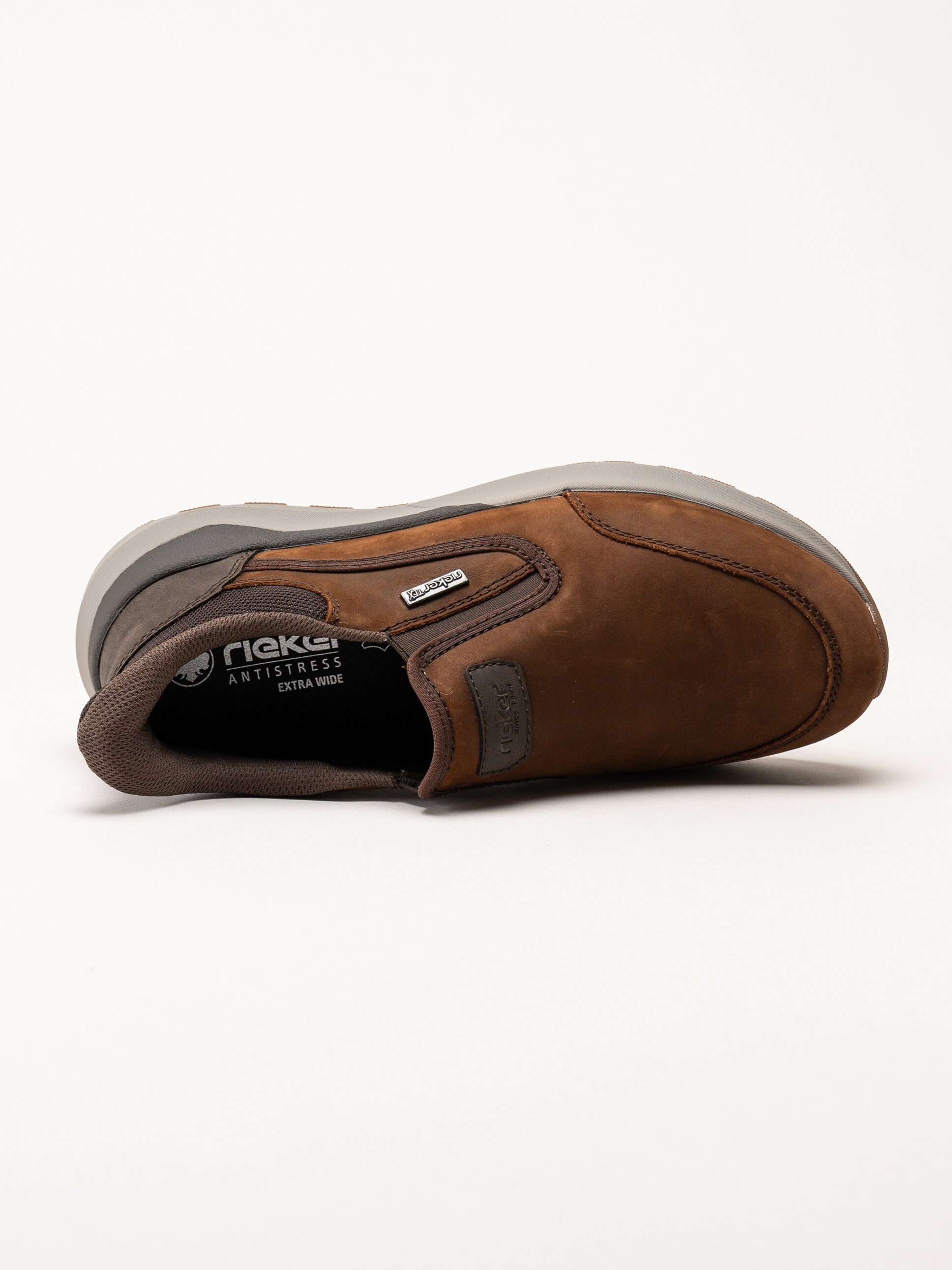 Rieker - Bruna slip on promenadskor i oljad nubuck