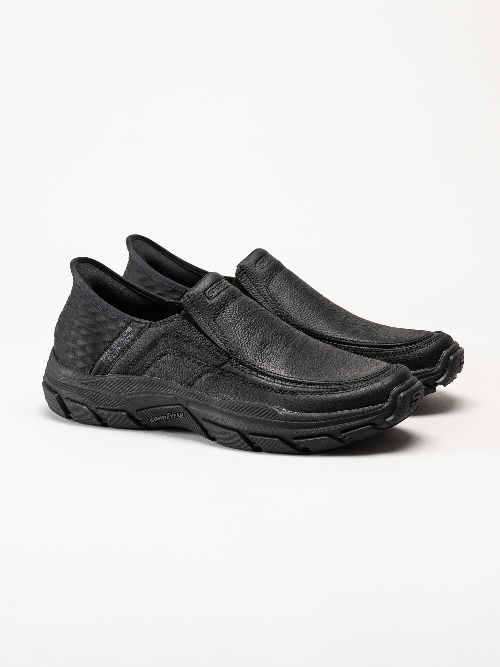 Skechers - Slip-Ins Respected - Elgin - Svarta slip-Ins promenadskor i skinn