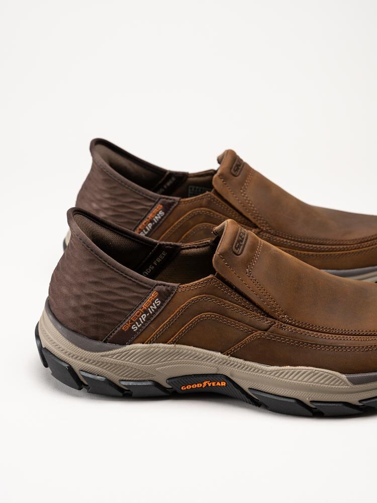 Skechers - Slip-Ins Respected - Elgin - Bruna slip-Ins promenadskor i oljad nubuck