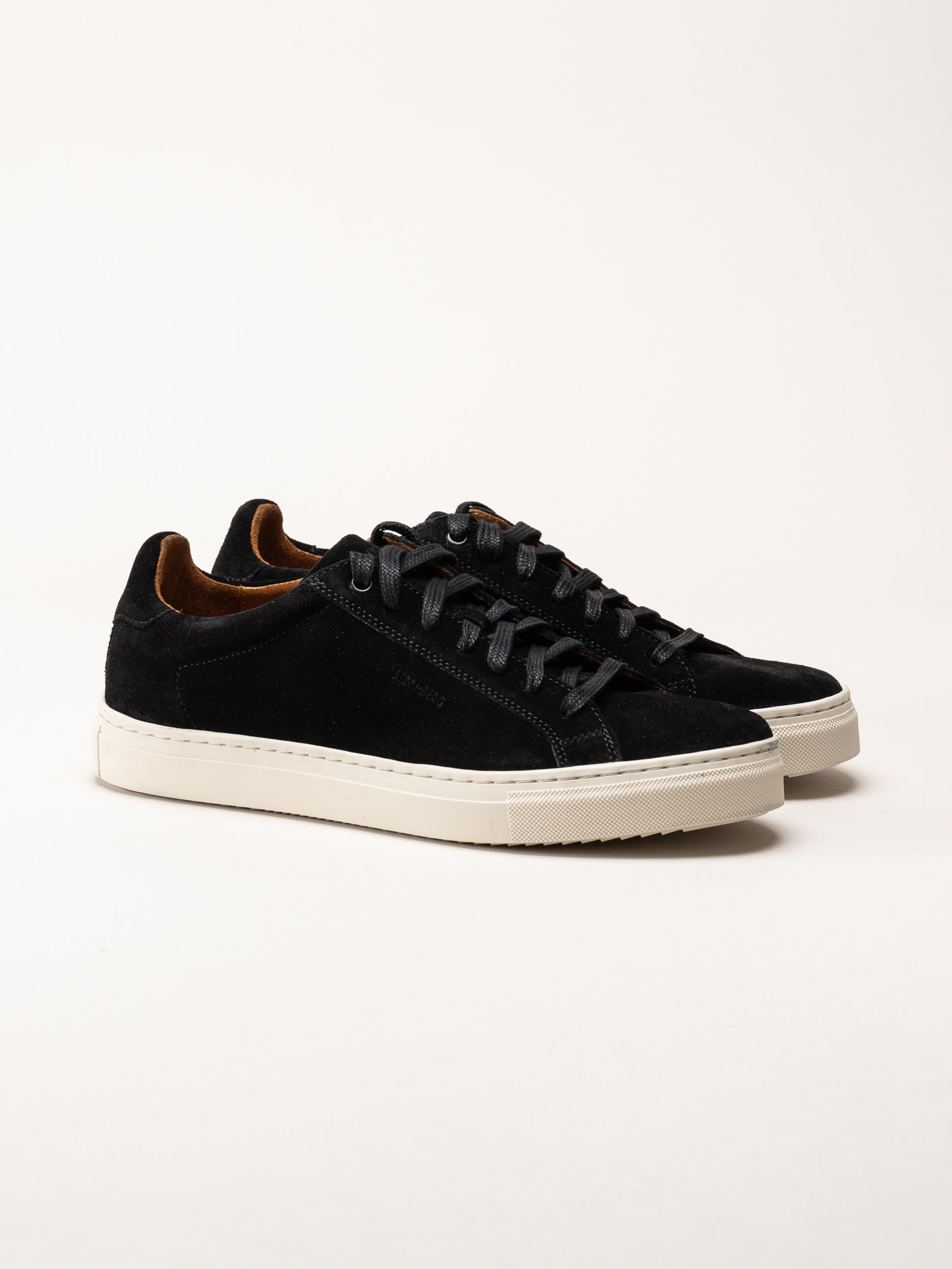 Strömberg - Arezzo - Svarta sneakers i mocka