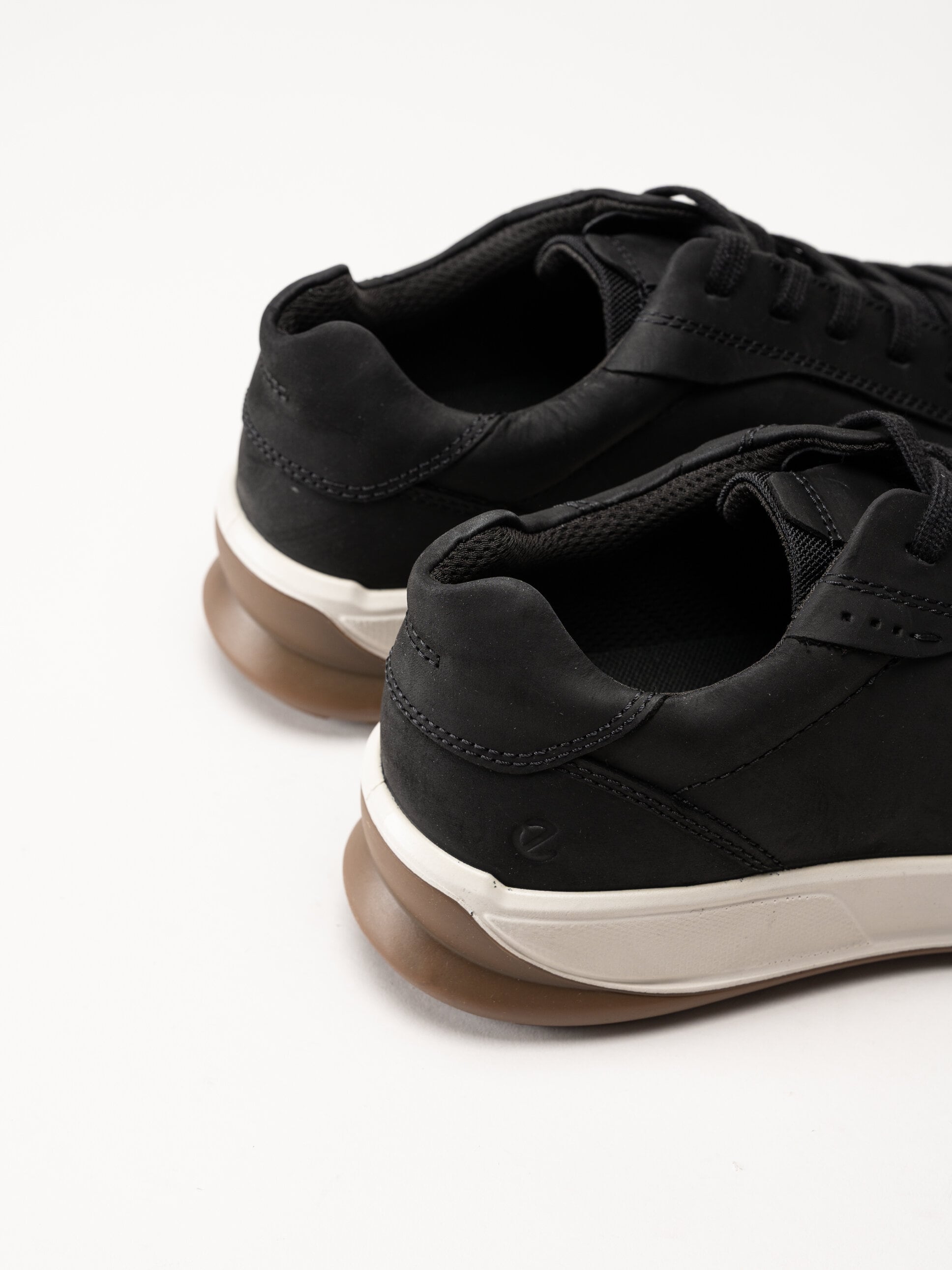 Ecco - Byway 2.0 - Svarta promenadskor i oljad nubuck