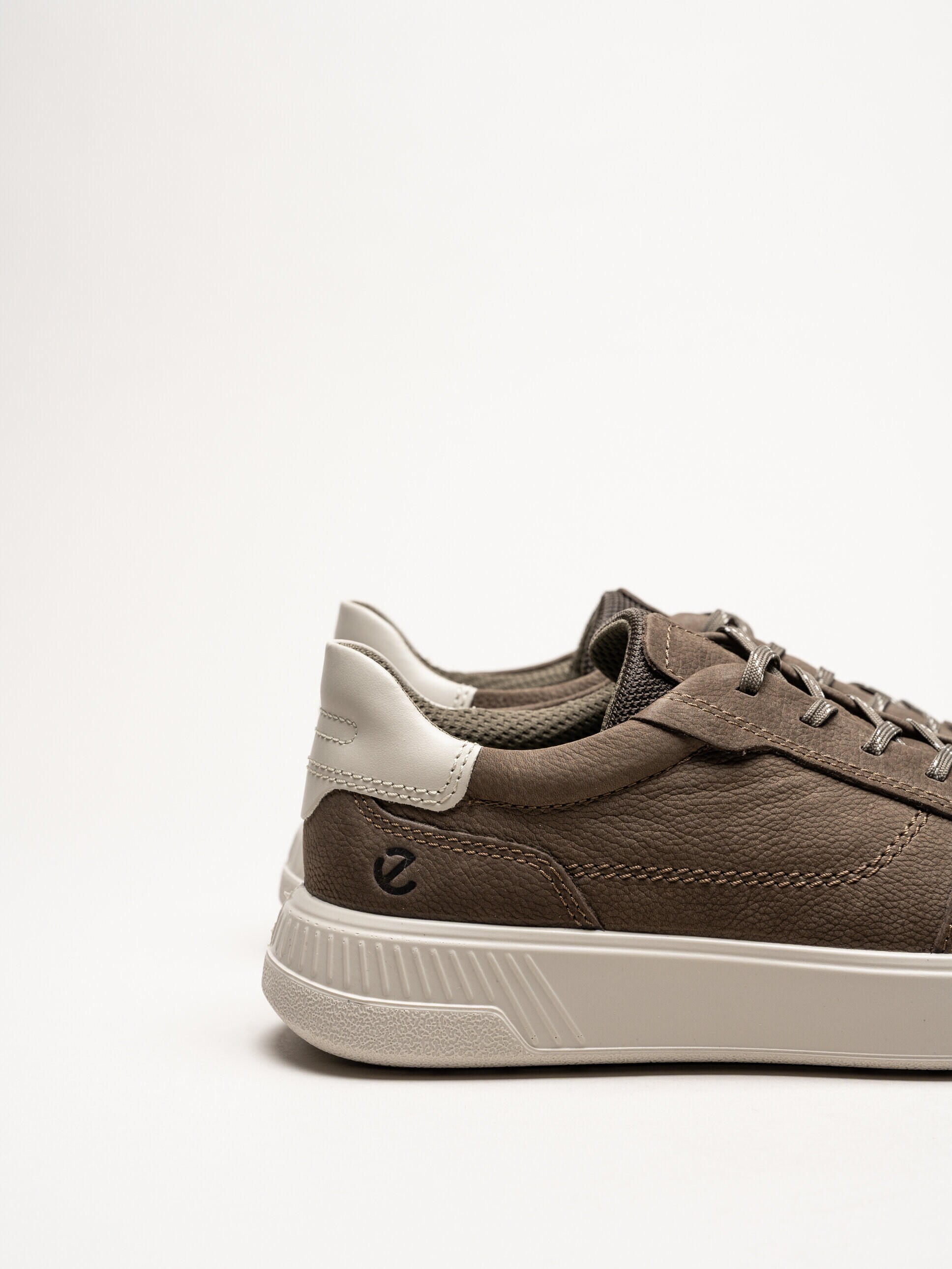 Ecco - Move - Bruna sneakers i oljad nubuck