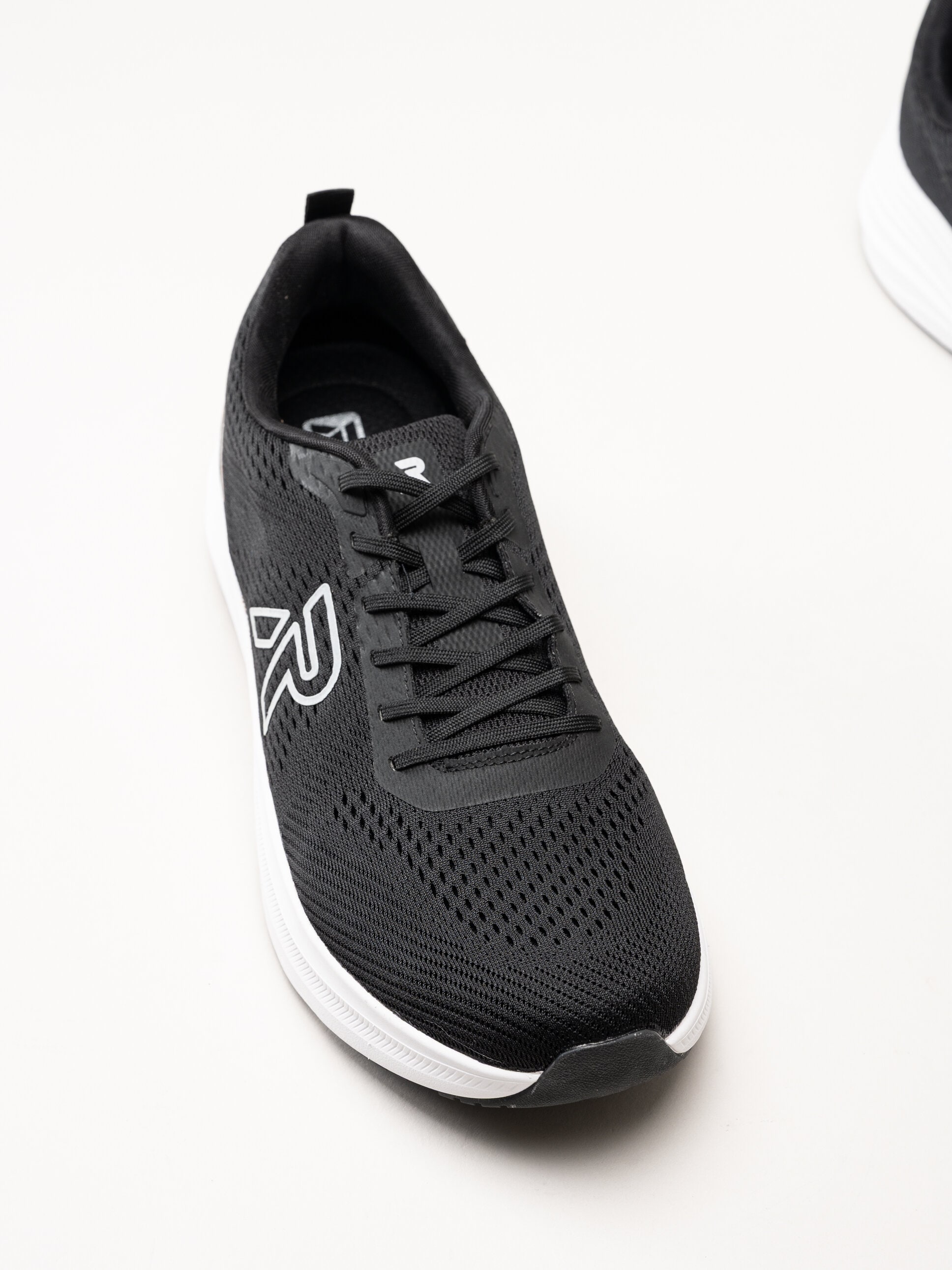 Rieker - Svarta sneakers i mesh