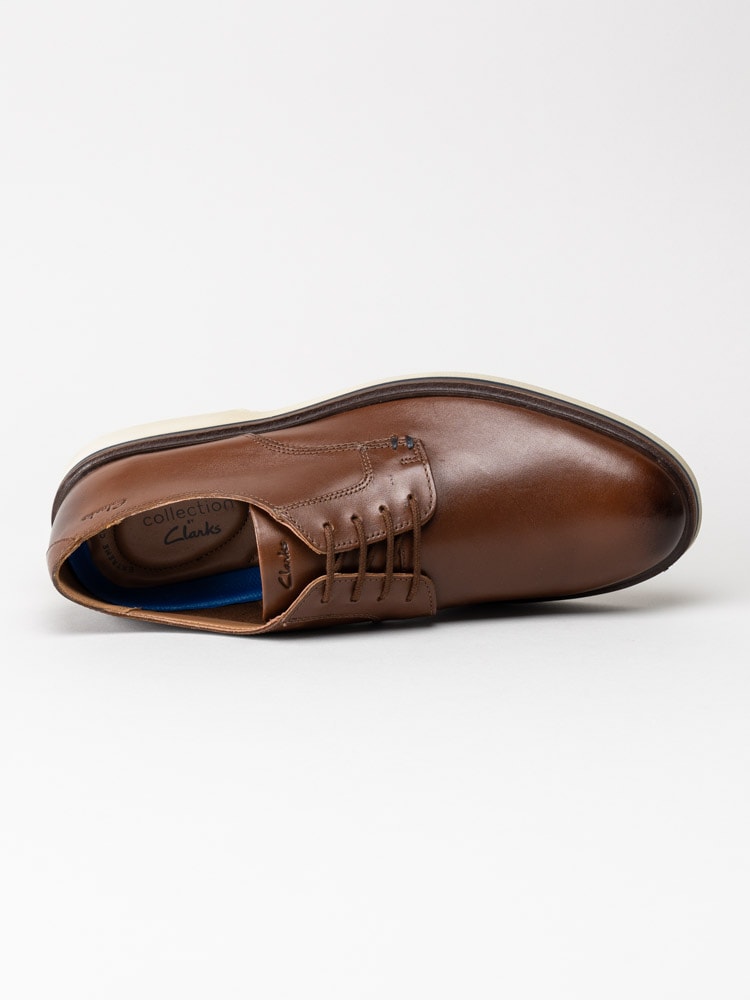 Clarks - Malwood Plain - Bruna dressade snörskor i skinn