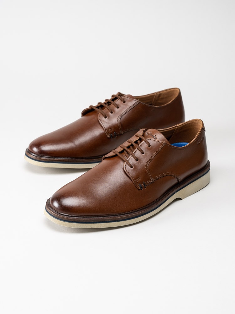 Clarks - Malwood Plain - Bruna dressade snörskor i skinn