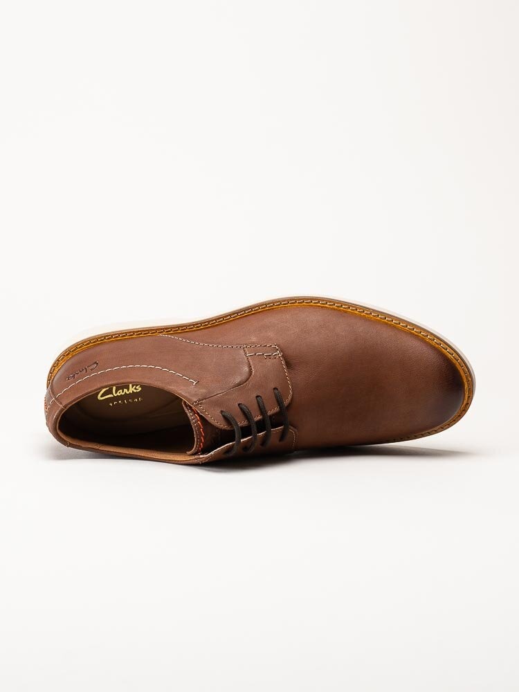 Clarks - Atticus Ltlace - Bruna snörskor i skinn