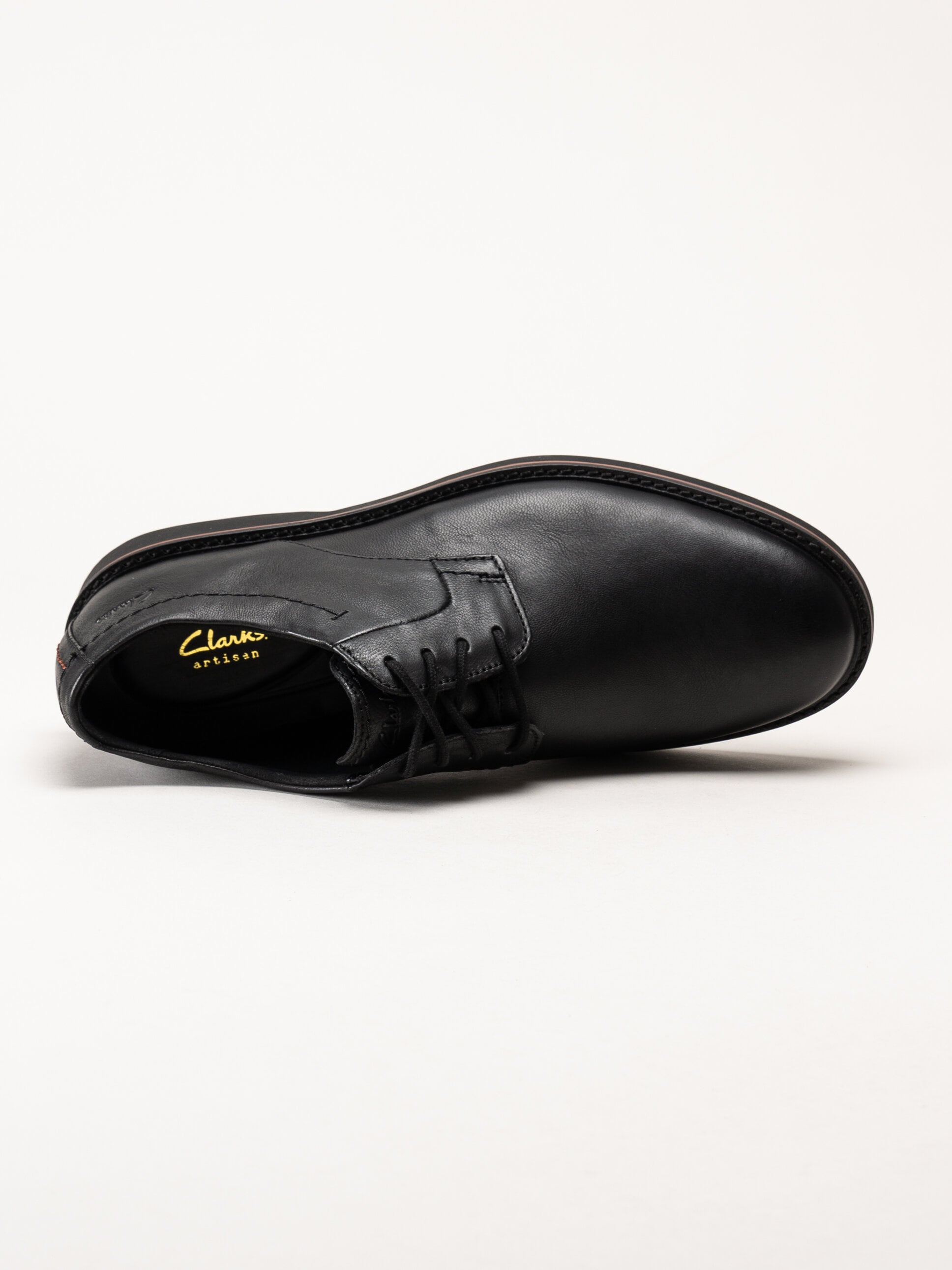 Clarks - Atticus LTLace G - Svarta skinnskor med snörning