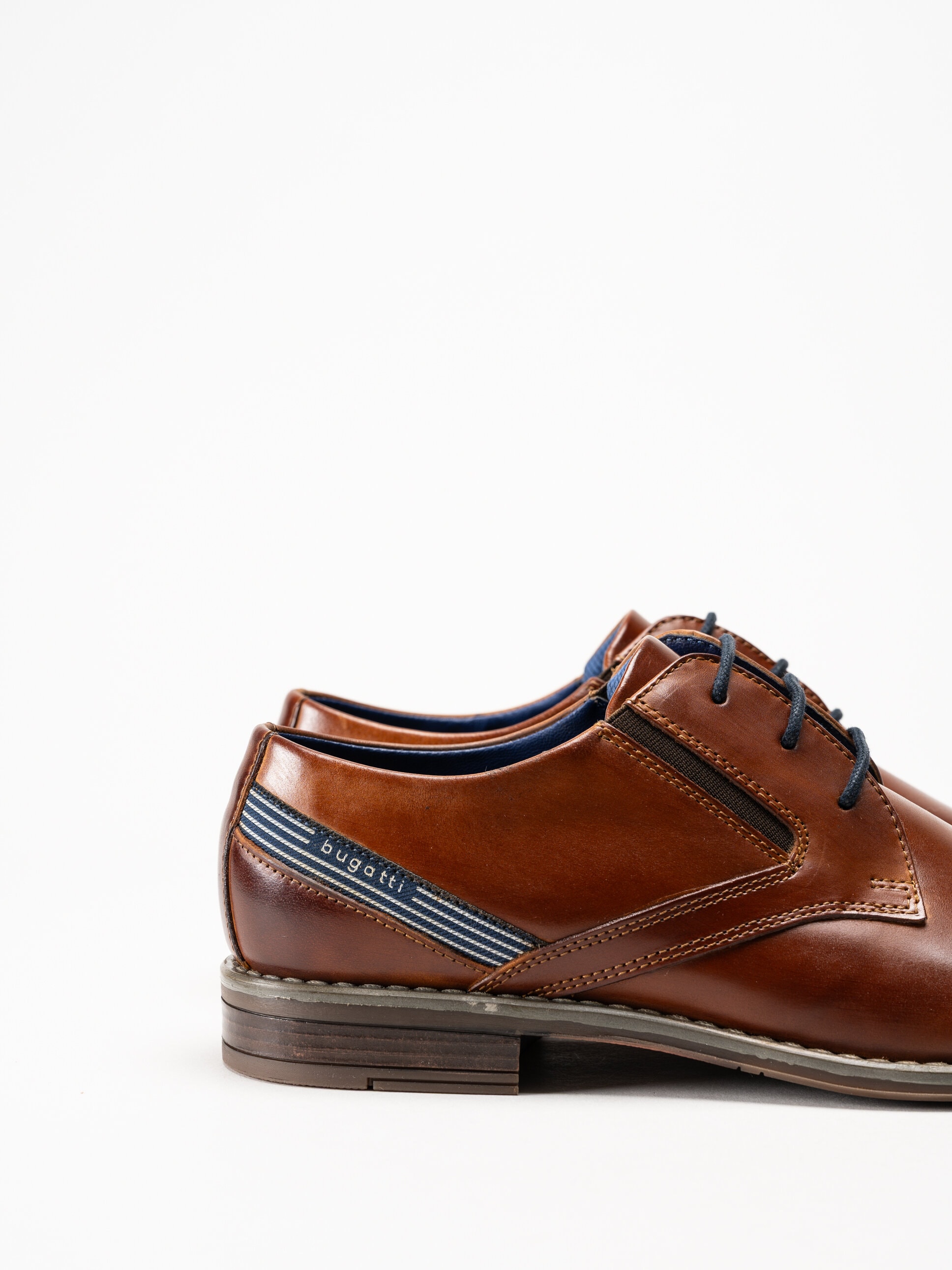 Bugatti - Amros - Ljusbruna snörskor i skinn