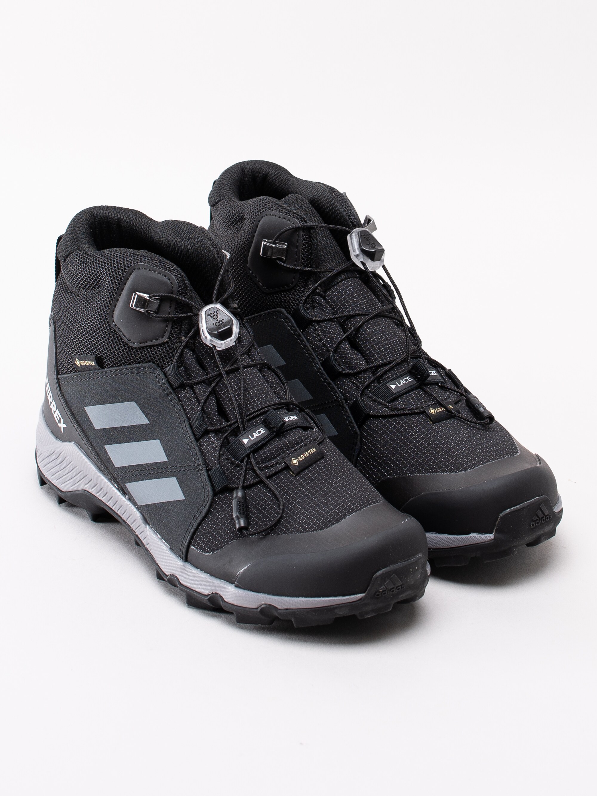 42193001 Adidas Terrex Mid GTX EF0225 svarta vattentäta barnskor med greppvänlig sula-3